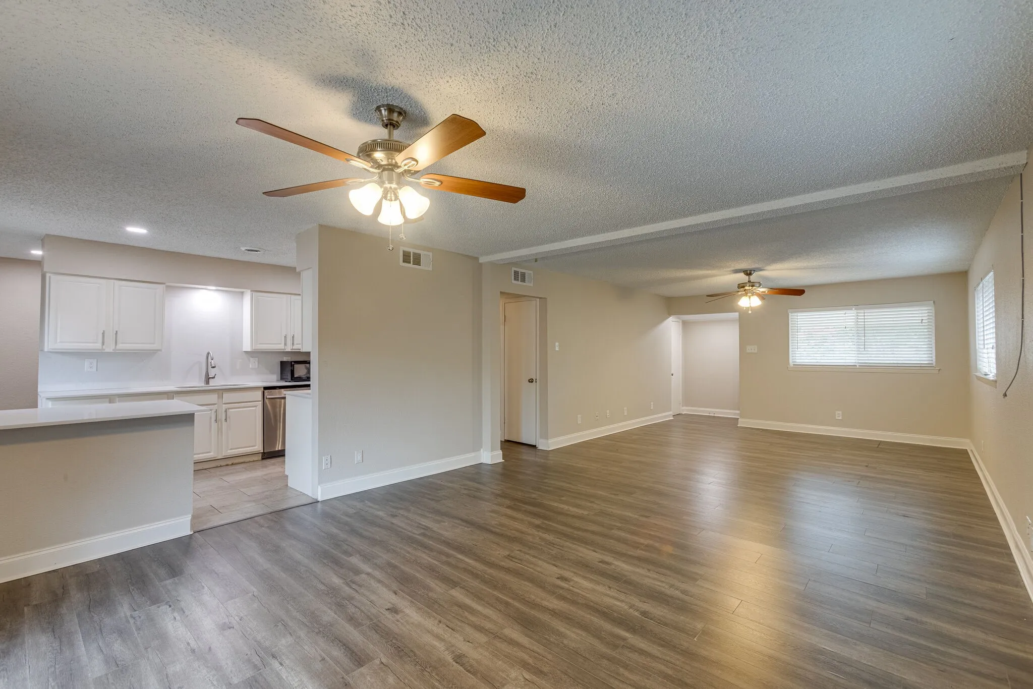 Single Family Residence For Rent in Dallas County , 508 Lexington Lane, Richardson, Texas 75080, 4 Bedroom, 3 Bathroom, Garage spaces, 1,705 Sqft, built in 1960, mls#21384523, Real Estate Agent in Richardson, Homes For Rent in Dallas county, Homes For Rent in Richardson, Realtor in Richardson Texas, Real Estate Brokerage Independent Realty Texas, Luminita Cordes Realtor