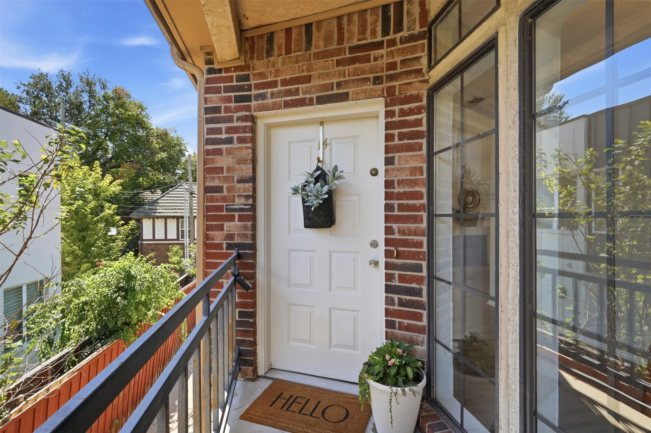 Condominium For Sale in Dallas County , 6248 Oram Street 14, Dallas, Texas 75214, 1 Bedroom, 1 Bathroom, Garage spaces, 685 Sqft, built in 1983, mls#21384365, Real Estate Agent in Dallas, Homes For Sale in Dallas county, Homes For Sale in Dallas, Realtor in Dallas Texas, Real Estate Brokerage Independent Realty Texas, Luminita Cordes Realtor
