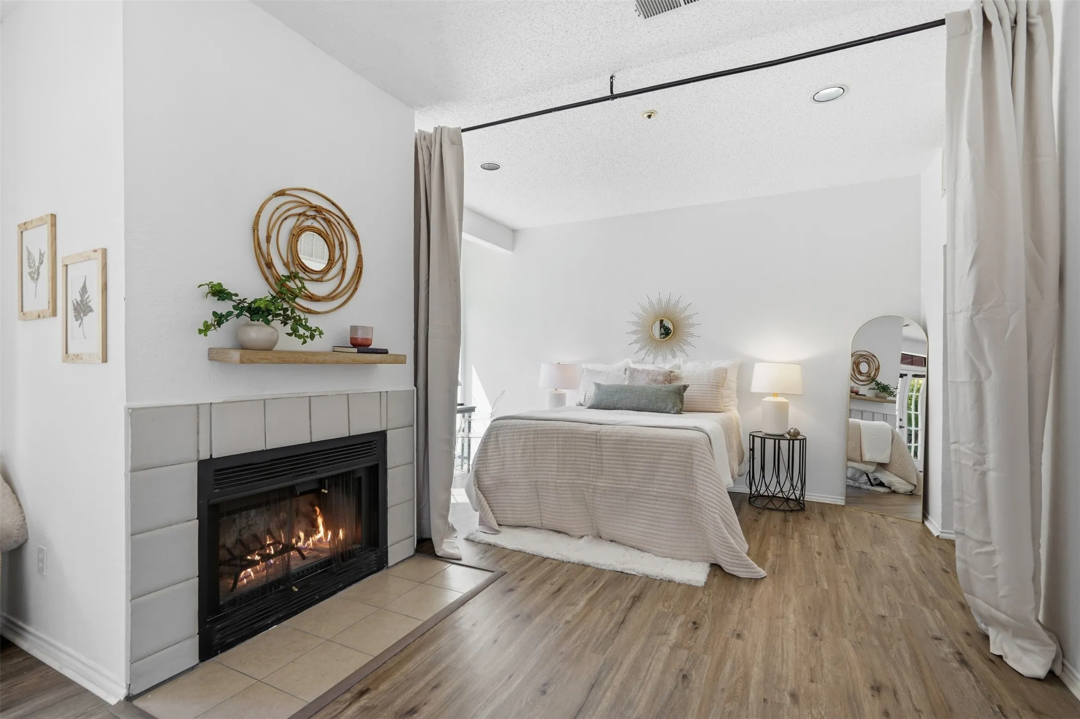 Condominium For Sale in Dallas County , 6248 Oram Street 14, Dallas, Texas 75214, 1 Bedroom, 1 Bathroom, Garage spaces, 685 Sqft, built in 1983, mls#21384365, Real Estate Agent in Dallas, Homes For Sale in Dallas county, Homes For Sale in Dallas, Realtor in Dallas Texas, Real Estate Brokerage Independent Realty Texas, Luminita Cordes Realtor