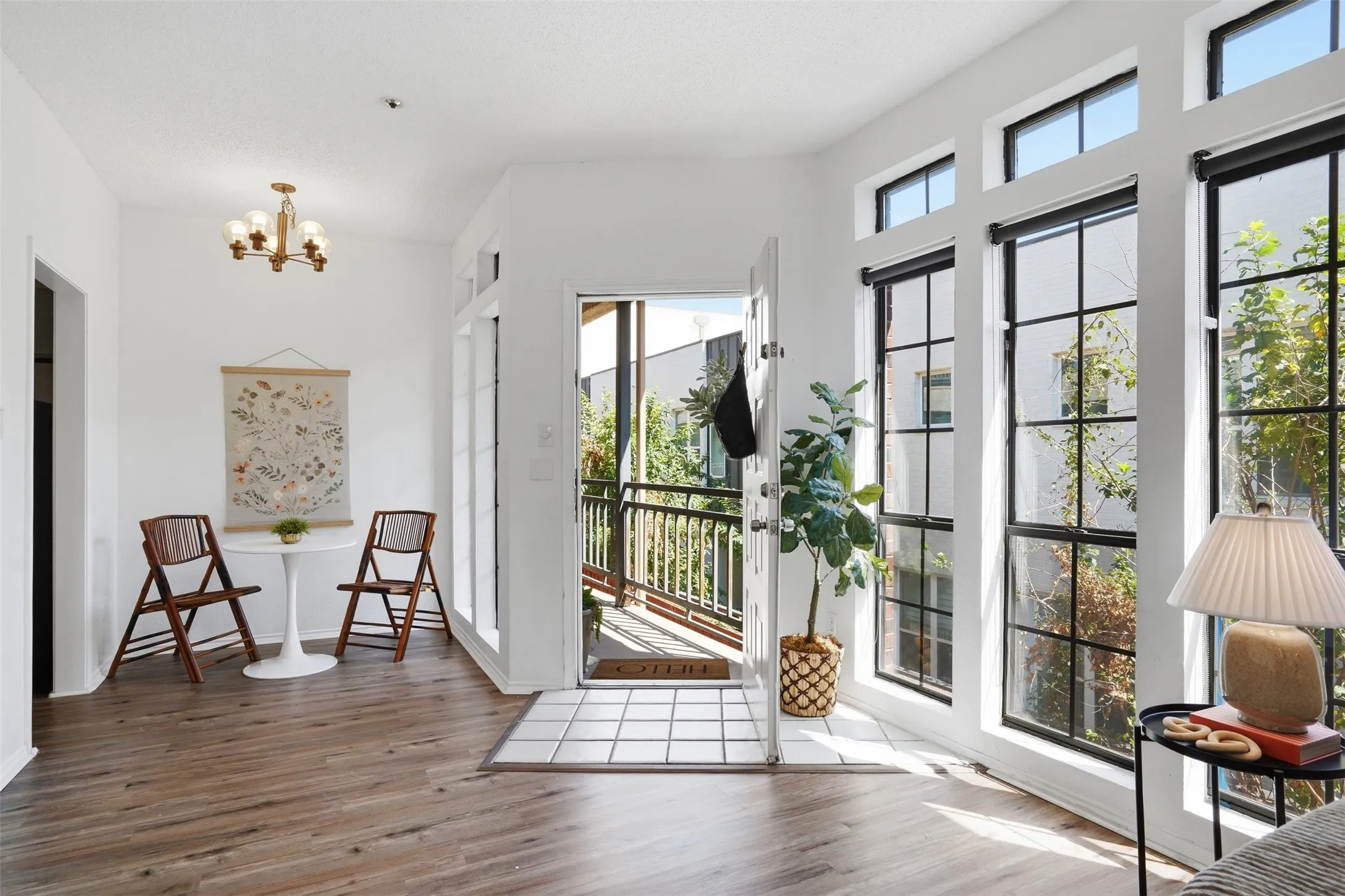Condominium For Sale in Dallas County , 6248 Oram Street 14, Dallas, Texas 75214, 1 Bedroom, 1 Bathroom, Garage spaces, 685 Sqft, built in 1983, mls#21384365, Real Estate Agent in Dallas, Homes For Sale in Dallas county, Homes For Sale in Dallas, Realtor in Dallas Texas, Real Estate Brokerage Independent Realty Texas, Luminita Cordes Realtor
