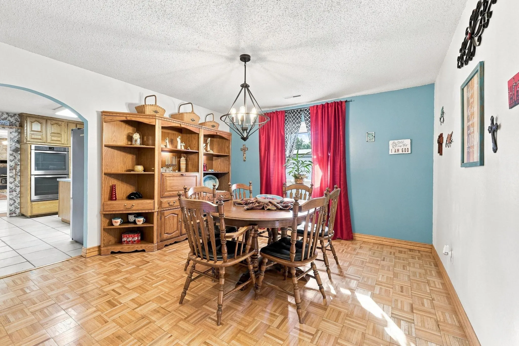 Single Family Residence For Sale in Fannin County , 2126 County Road 1450, Bonham, Texas 75418, 3 Bedroom, 2 Bathroom, 2 Garage spaces, 2,315 Sqft, built in 1974, mls#21381858, Real Estate Agent in Bonham, Homes For Sale in Fannin county, Homes For Sale in Bonham, Realtor in Bonham Texas, Real Estate Brokerage Independent Realty Texas, Luminita Cordes Realtor