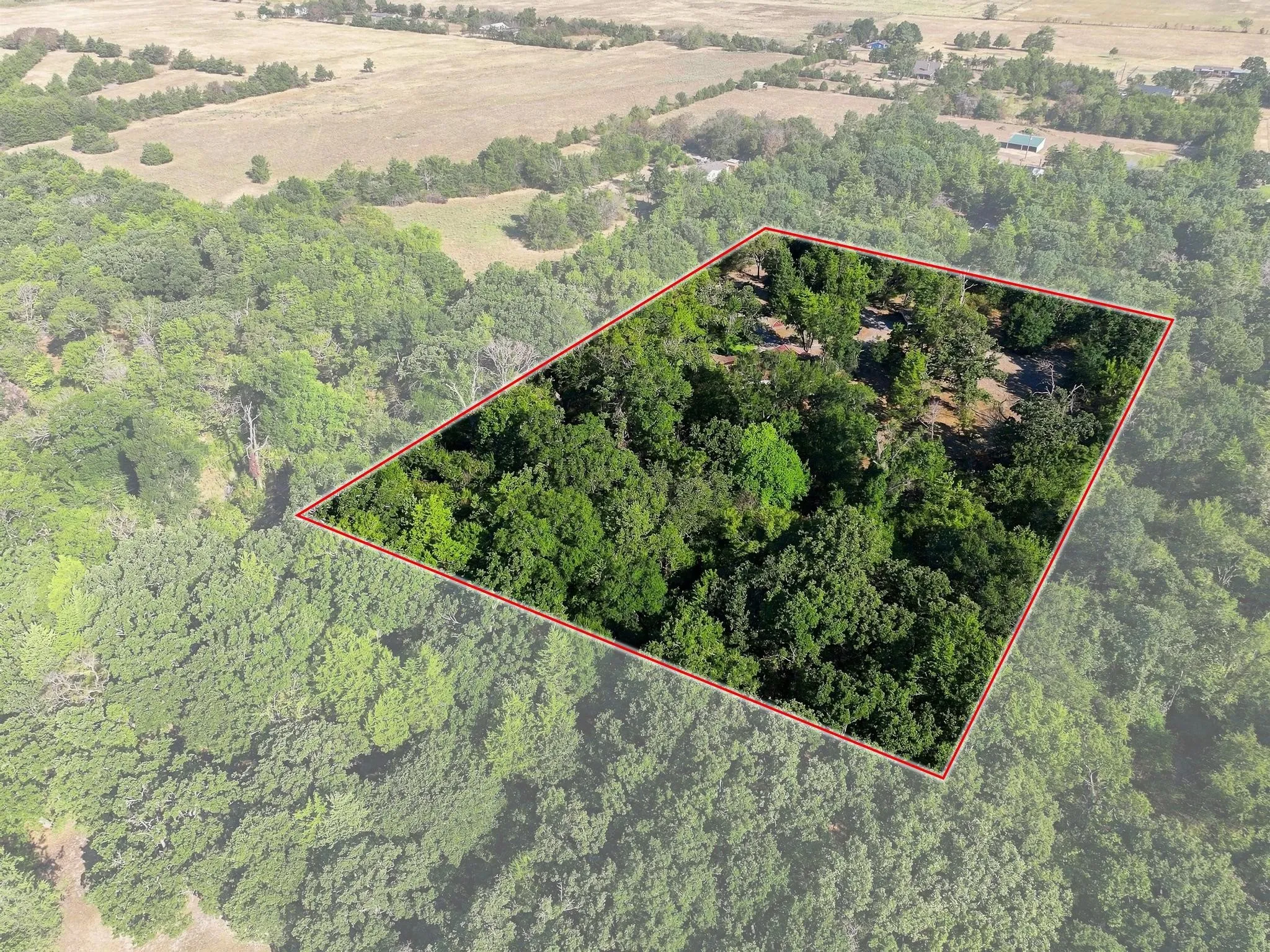 Single Family Residence For Sale in Fannin County , 2126 County Road 1450, Bonham, Texas 75418, 3 Bedroom, 2 Bathroom, 2 Garage spaces, 2,315 Sqft, built in 1974, mls#21381858, Real Estate Agent in Bonham, Homes For Sale in Fannin county, Homes For Sale in Bonham, Realtor in Bonham Texas, Real Estate Brokerage Independent Realty Texas, Luminita Cordes Realtor