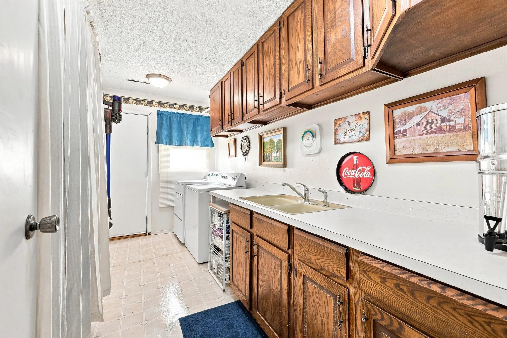 Single Family Residence For Sale in Fannin County , 2126 County Road 1450, Bonham, Texas 75418, 3 Bedroom, 2 Bathroom, 2 Garage spaces, 2,315 Sqft, built in 1974, mls#21381858, Real Estate Agent in Bonham, Homes For Sale in Fannin county, Homes For Sale in Bonham, Realtor in Bonham Texas, Real Estate Brokerage Independent Realty Texas, Luminita Cordes Realtor