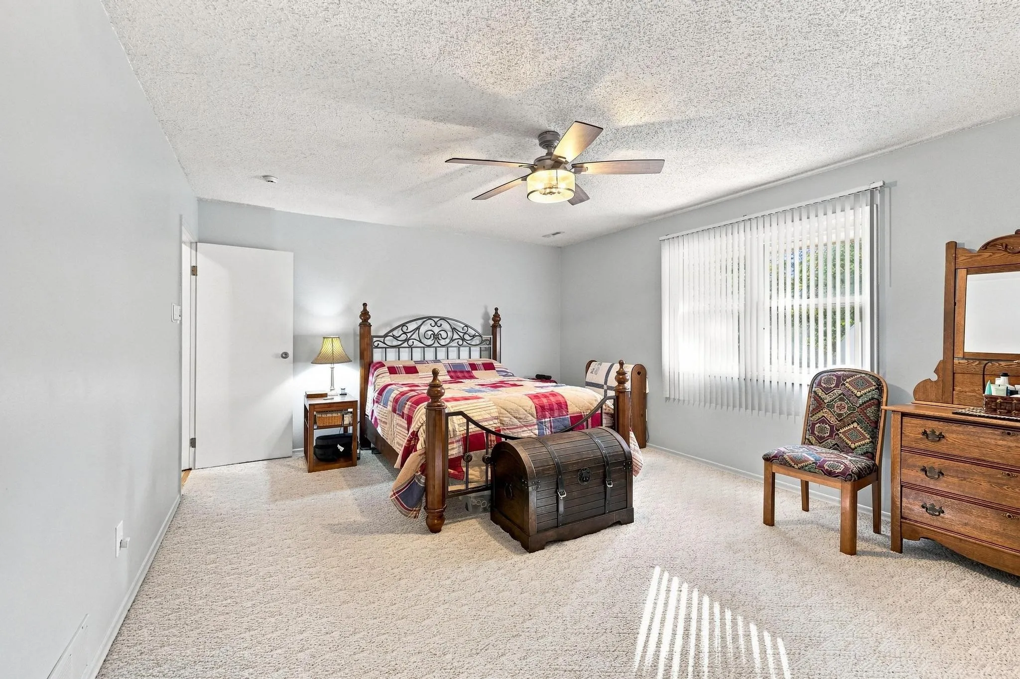 Single Family Residence For Sale in Fannin County , 2126 County Road 1450, Bonham, Texas 75418, 3 Bedroom, 2 Bathroom, 2 Garage spaces, 2,315 Sqft, built in 1974, mls#21381858, Real Estate Agent in Bonham, Homes For Sale in Fannin county, Homes For Sale in Bonham, Realtor in Bonham Texas, Real Estate Brokerage Independent Realty Texas, Luminita Cordes Realtor