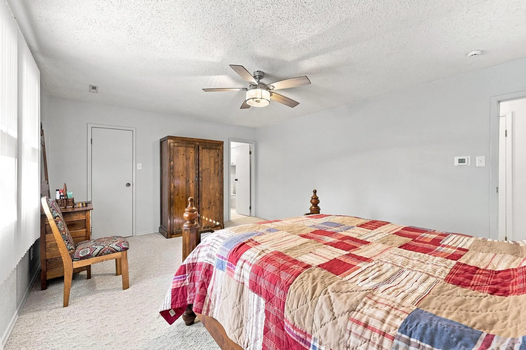 Single Family Residence For Sale in Fannin County , 2126 County Road 1450, Bonham, Texas 75418, 3 Bedroom, 2 Bathroom, 2 Garage spaces, 2,315 Sqft, built in 1974, mls#21381858, Real Estate Agent in Bonham, Homes For Sale in Fannin county, Homes For Sale in Bonham, Realtor in Bonham Texas, Real Estate Brokerage Independent Realty Texas, Luminita Cordes Realtor