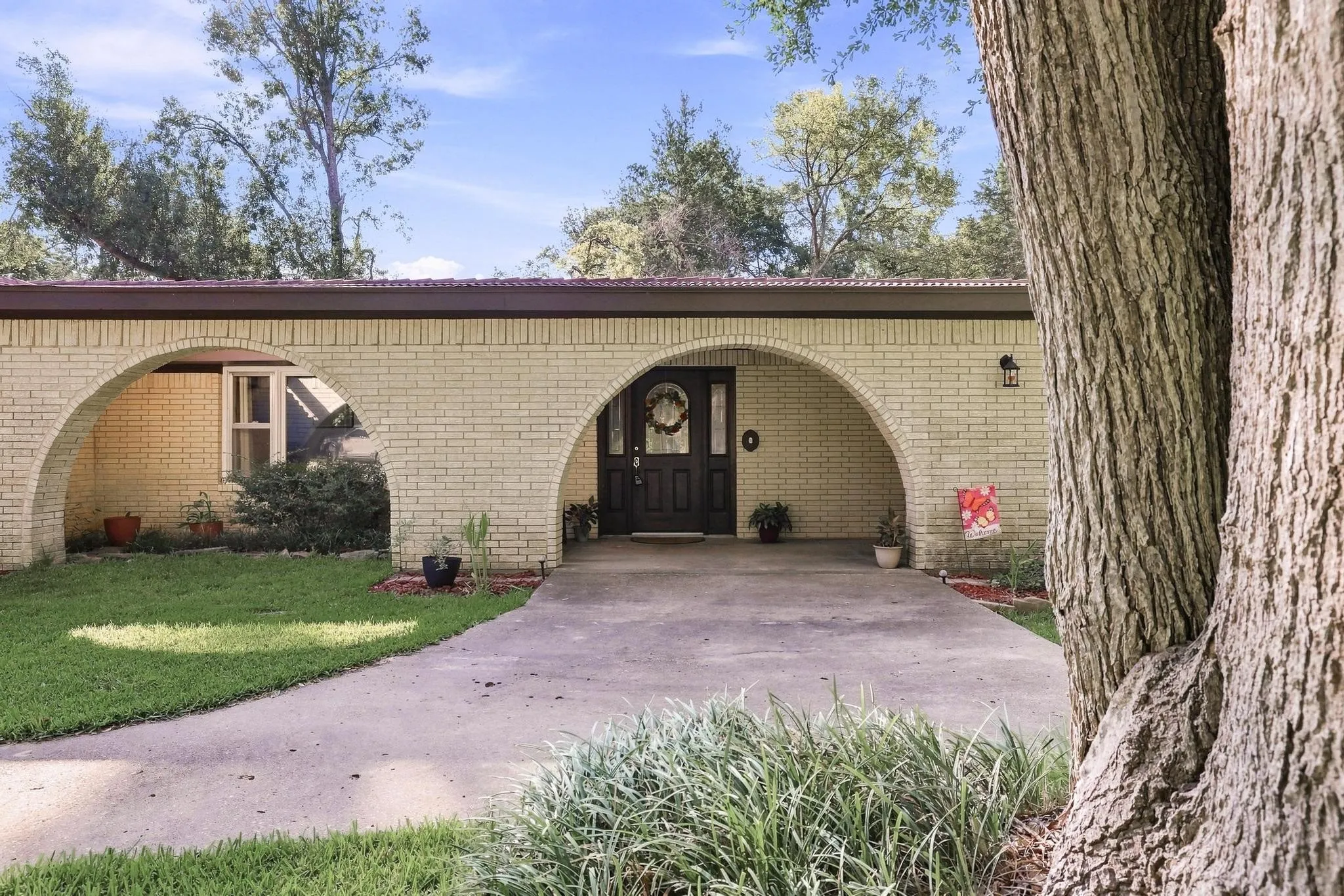 Single Family Residence For Sale in Fannin County , 2126 County Road 1450, Bonham, Texas 75418, 3 Bedroom, 2 Bathroom, 2 Garage spaces, 2,315 Sqft, built in 1974, mls#21381858, Real Estate Agent in Bonham, Homes For Sale in Fannin county, Homes For Sale in Bonham, Realtor in Bonham Texas, Real Estate Brokerage Independent Realty Texas, Luminita Cordes Realtor