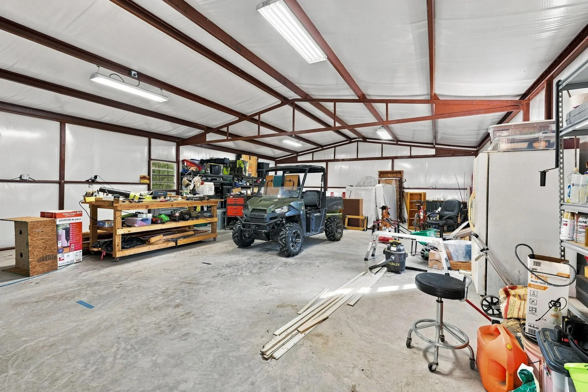 Single Family Residence For Sale in Fannin County , 2126 County Road 1450, Bonham, Texas 75418, 3 Bedroom, 2 Bathroom, 2 Garage spaces, 2,315 Sqft, built in 1974, mls#21381858, Real Estate Agent in Bonham, Homes For Sale in Fannin county, Homes For Sale in Bonham, Realtor in Bonham Texas, Real Estate Brokerage Independent Realty Texas, Luminita Cordes Realtor