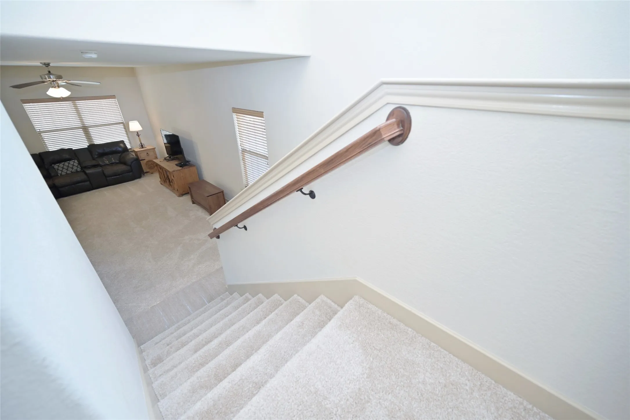 Single Family Residence For Sale in Tarrant County , 5300 Britton Ridge Lane, Fort Worth, Texas 76179, 3 Bedroom, 3 Bathroom, 2 Garage spaces, 1,750 Sqft, built in 2009, mls#21358509, Real Estate Agent in Fort Worth, Homes For Sale in Tarrant county, Homes For Sale in Fort Worth, Realtor in Fort Worth Texas, Real Estate Brokerage Independent Realty Texas, Luminita Cordes Realtor