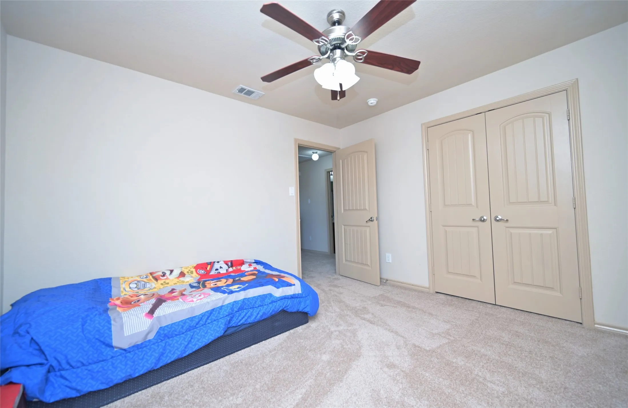 Single Family Residence For Sale in Tarrant County , 5300 Britton Ridge Lane, Fort Worth, Texas 76179, 3 Bedroom, 3 Bathroom, 2 Garage spaces, 1,750 Sqft, built in 2009, mls#21358509, Real Estate Agent in Fort Worth, Homes For Sale in Tarrant county, Homes For Sale in Fort Worth, Realtor in Fort Worth Texas, Real Estate Brokerage Independent Realty Texas, Luminita Cordes Realtor