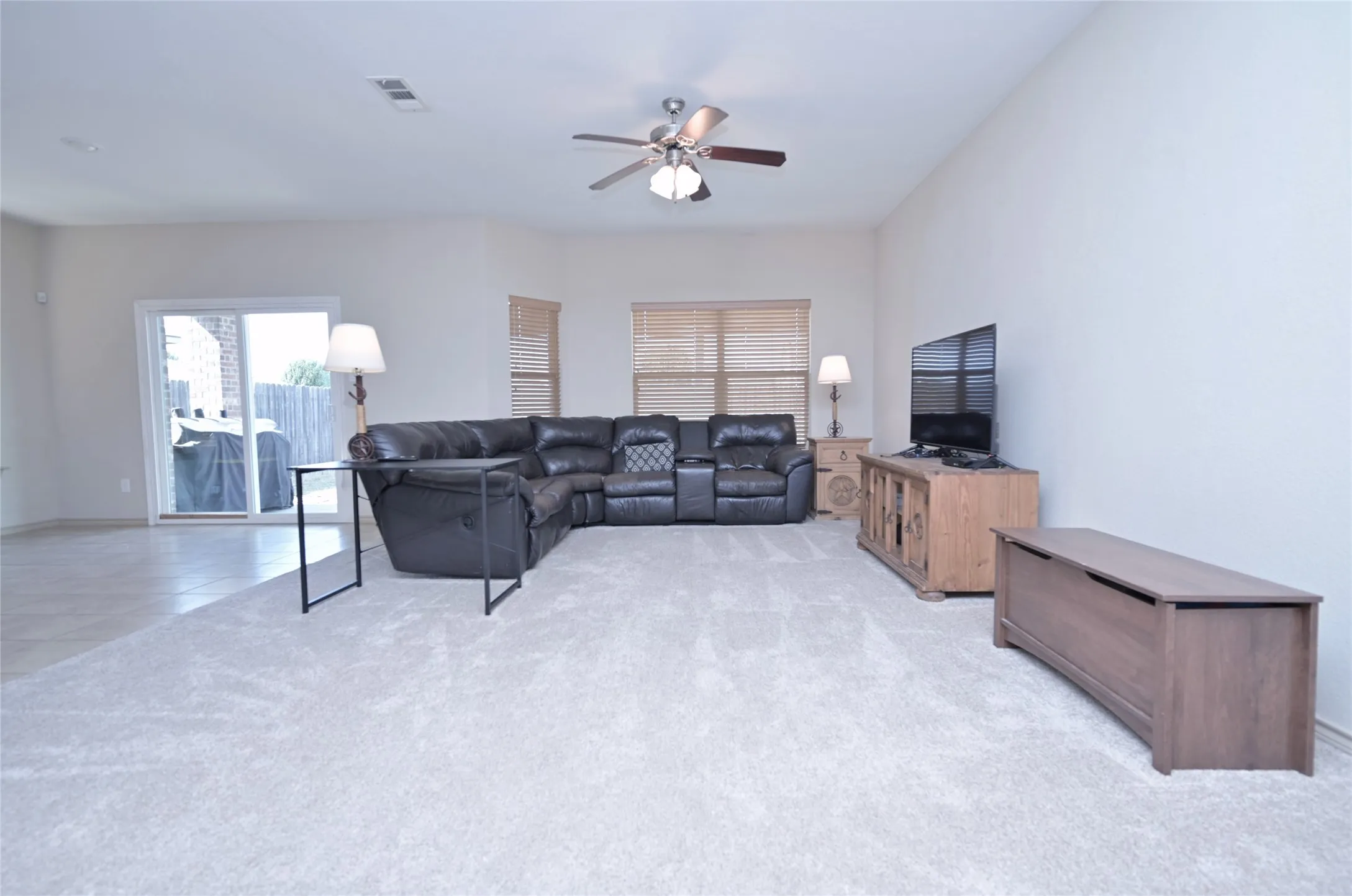 Single Family Residence For Sale in Tarrant County , 5300 Britton Ridge Lane, Fort Worth, Texas 76179, 3 Bedroom, 3 Bathroom, 2 Garage spaces, 1,750 Sqft, built in 2009, mls#21358509, Real Estate Agent in Fort Worth, Homes For Sale in Tarrant county, Homes For Sale in Fort Worth, Realtor in Fort Worth Texas, Real Estate Brokerage Independent Realty Texas, Luminita Cordes Realtor