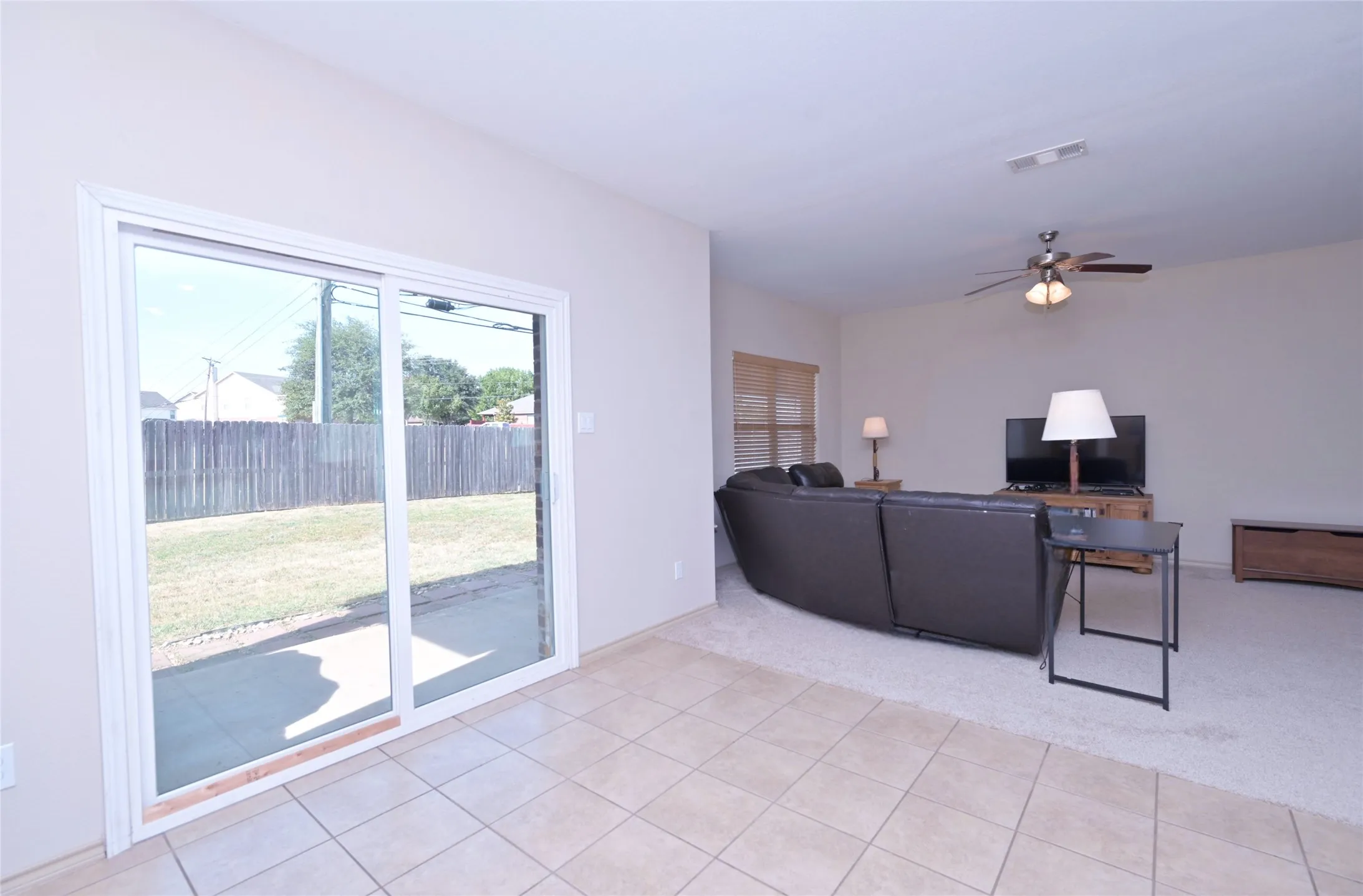 Single Family Residence For Sale in Tarrant County , 5300 Britton Ridge Lane, Fort Worth, Texas 76179, 3 Bedroom, 3 Bathroom, 2 Garage spaces, 1,750 Sqft, built in 2009, mls#21358509, Real Estate Agent in Fort Worth, Homes For Sale in Tarrant county, Homes For Sale in Fort Worth, Realtor in Fort Worth Texas, Real Estate Brokerage Independent Realty Texas, Luminita Cordes Realtor