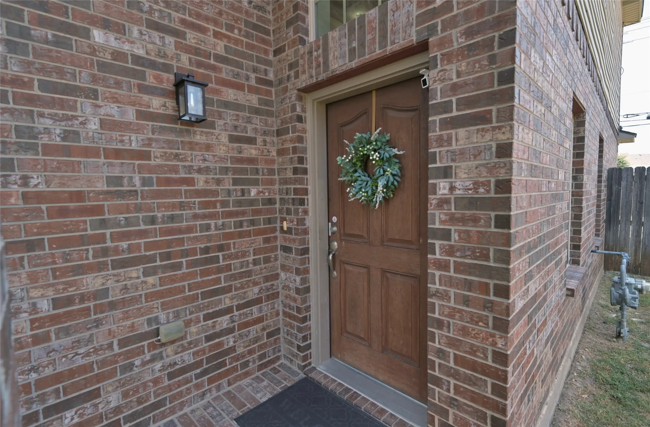 Single Family Residence For Sale in Tarrant County , 5300 Britton Ridge Lane, Fort Worth, Texas 76179, 3 Bedroom, 3 Bathroom, 2 Garage spaces, 1,750 Sqft, built in 2009, mls#21358509, Real Estate Agent in Fort Worth, Homes For Sale in Tarrant county, Homes For Sale in Fort Worth, Realtor in Fort Worth Texas, Real Estate Brokerage Independent Realty Texas, Luminita Cordes Realtor