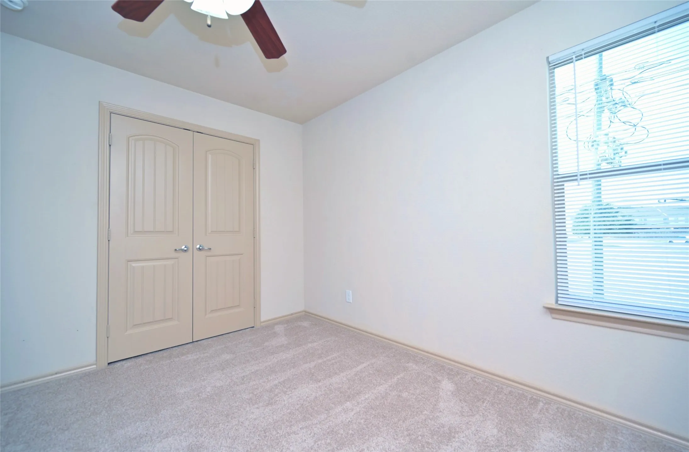 Single Family Residence For Sale in Tarrant County , 5300 Britton Ridge Lane, Fort Worth, Texas 76179, 3 Bedroom, 3 Bathroom, 2 Garage spaces, 1,750 Sqft, built in 2009, mls#21358509, Real Estate Agent in Fort Worth, Homes For Sale in Tarrant county, Homes For Sale in Fort Worth, Realtor in Fort Worth Texas, Real Estate Brokerage Independent Realty Texas, Luminita Cordes Realtor