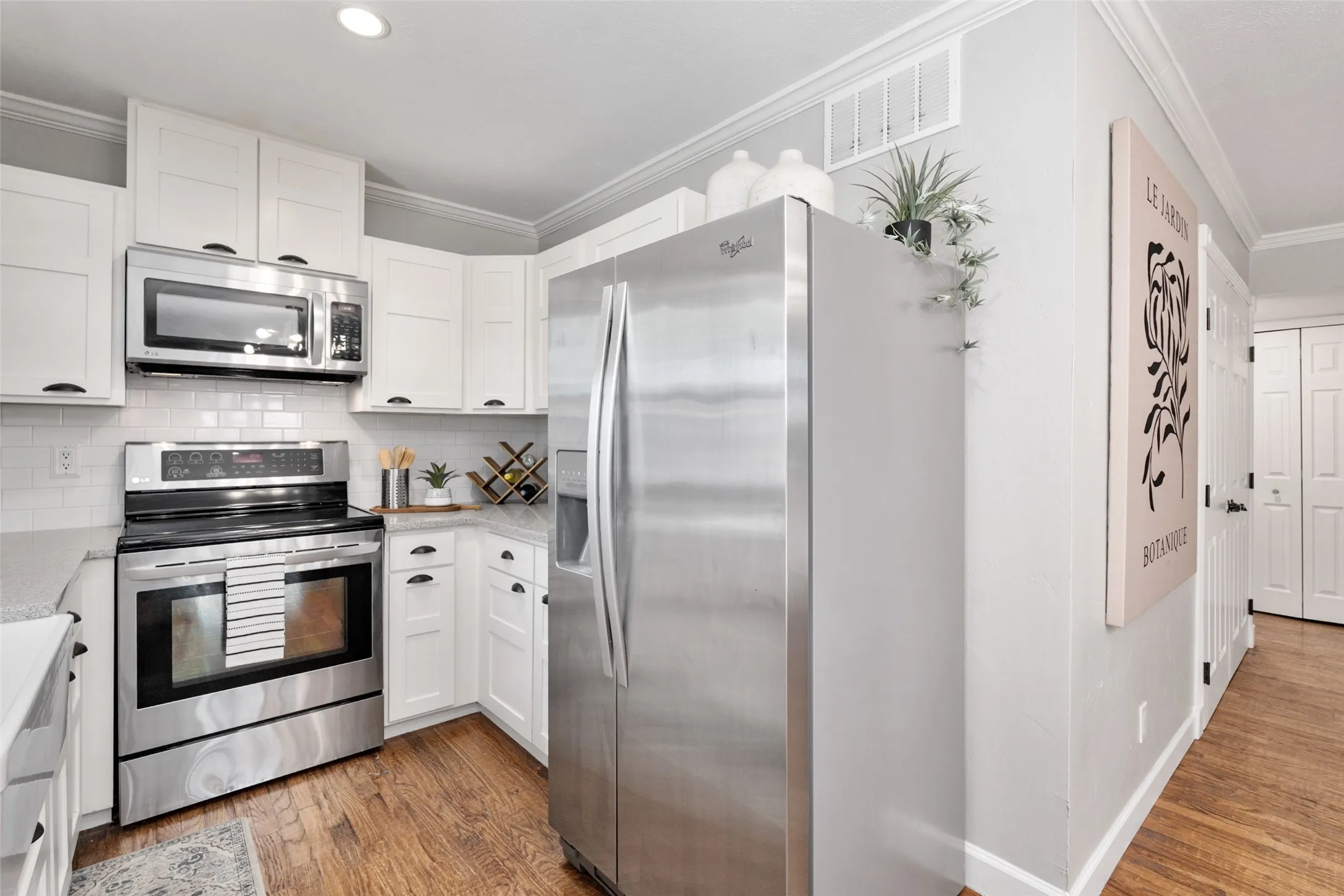 Single Family Residence For Rent in Dallas County , 1637 Dell Oak Drive, Garland, Texas 75040, 3 Bedroom, 2 Bathroom, 1 Garage spaces, 1,444 Sqft, built in 1974, mls#21384204, Real Estate Agent in Garland, Homes For Rent in Dallas county, Homes For Rent in Garland, Realtor in Garland Texas, Real Estate Brokerage Independent Realty Texas, Luminita Cordes Realtor