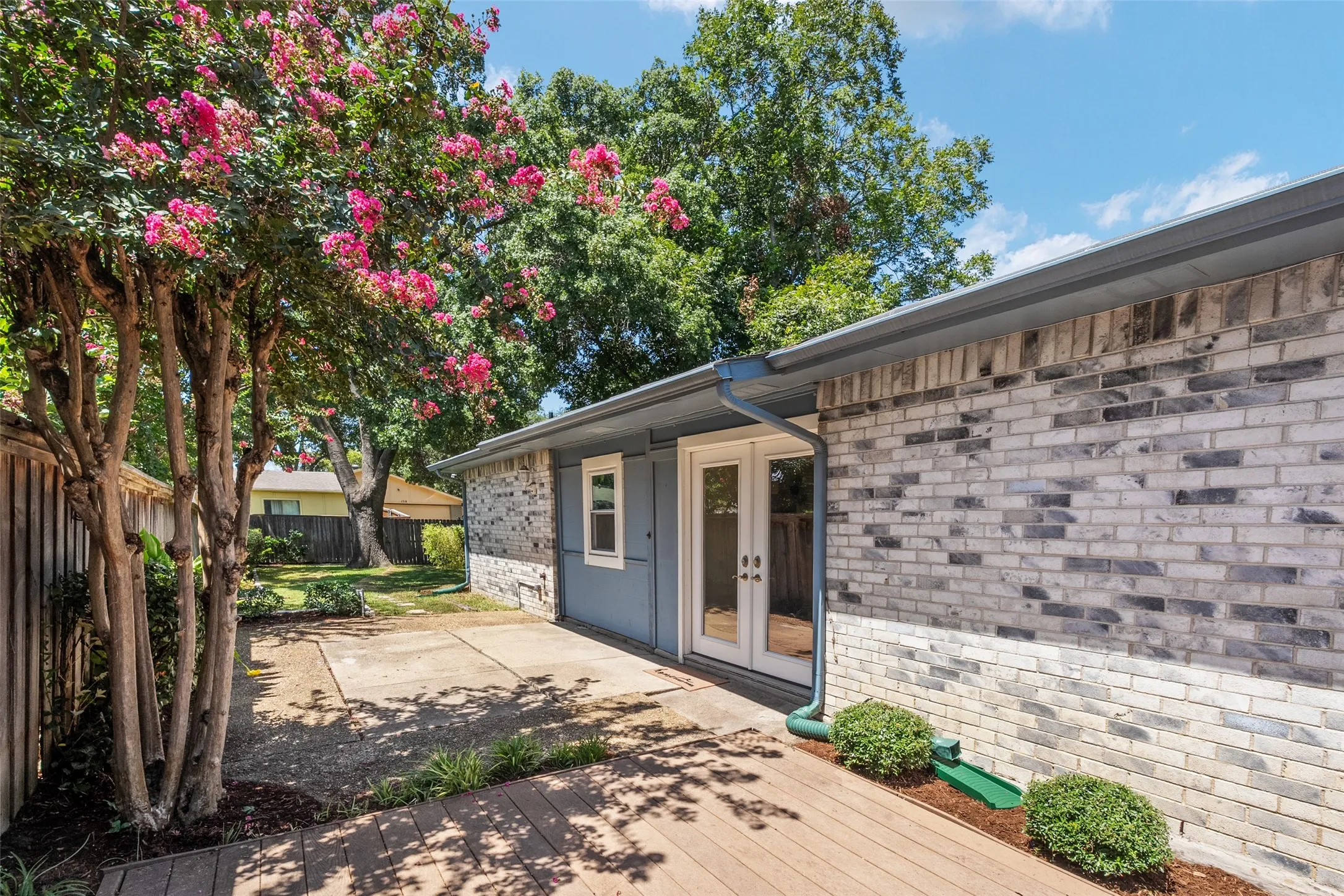 Single Family Residence For Rent in Dallas County , 1637 Dell Oak Drive, Garland, Texas 75040, 3 Bedroom, 2 Bathroom, 1 Garage spaces, 1,444 Sqft, built in 1974, mls#21384204, Real Estate Agent in Garland, Homes For Rent in Dallas county, Homes For Rent in Garland, Realtor in Garland Texas, Real Estate Brokerage Independent Realty Texas, Luminita Cordes Realtor
