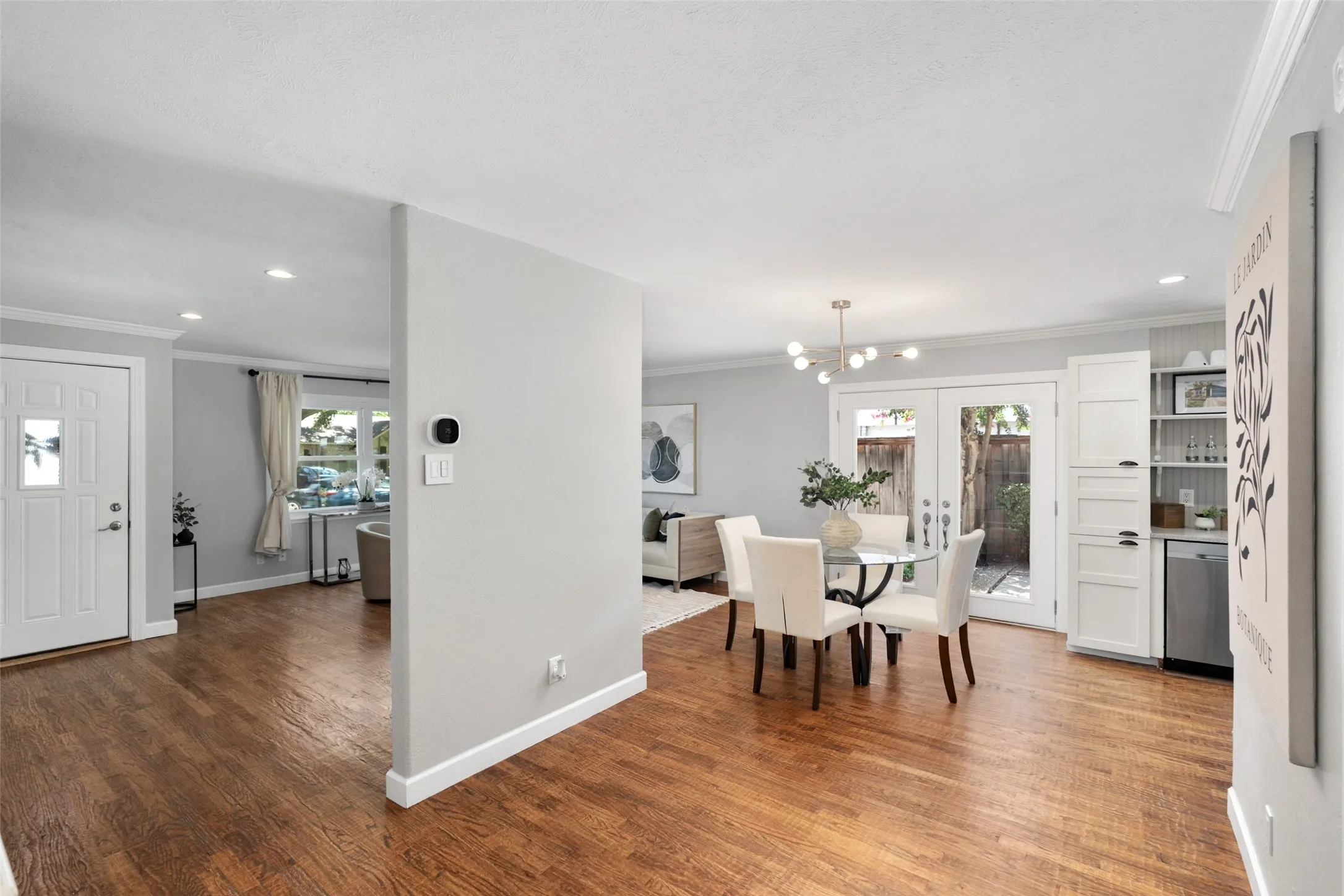 Single Family Residence For Rent in Dallas County , 1637 Dell Oak Drive, Garland, Texas 75040, 3 Bedroom, 2 Bathroom, 1 Garage spaces, 1,444 Sqft, built in 1974, mls#21384204, Real Estate Agent in Garland, Homes For Rent in Dallas county, Homes For Rent in Garland, Realtor in Garland Texas, Real Estate Brokerage Independent Realty Texas, Luminita Cordes Realtor