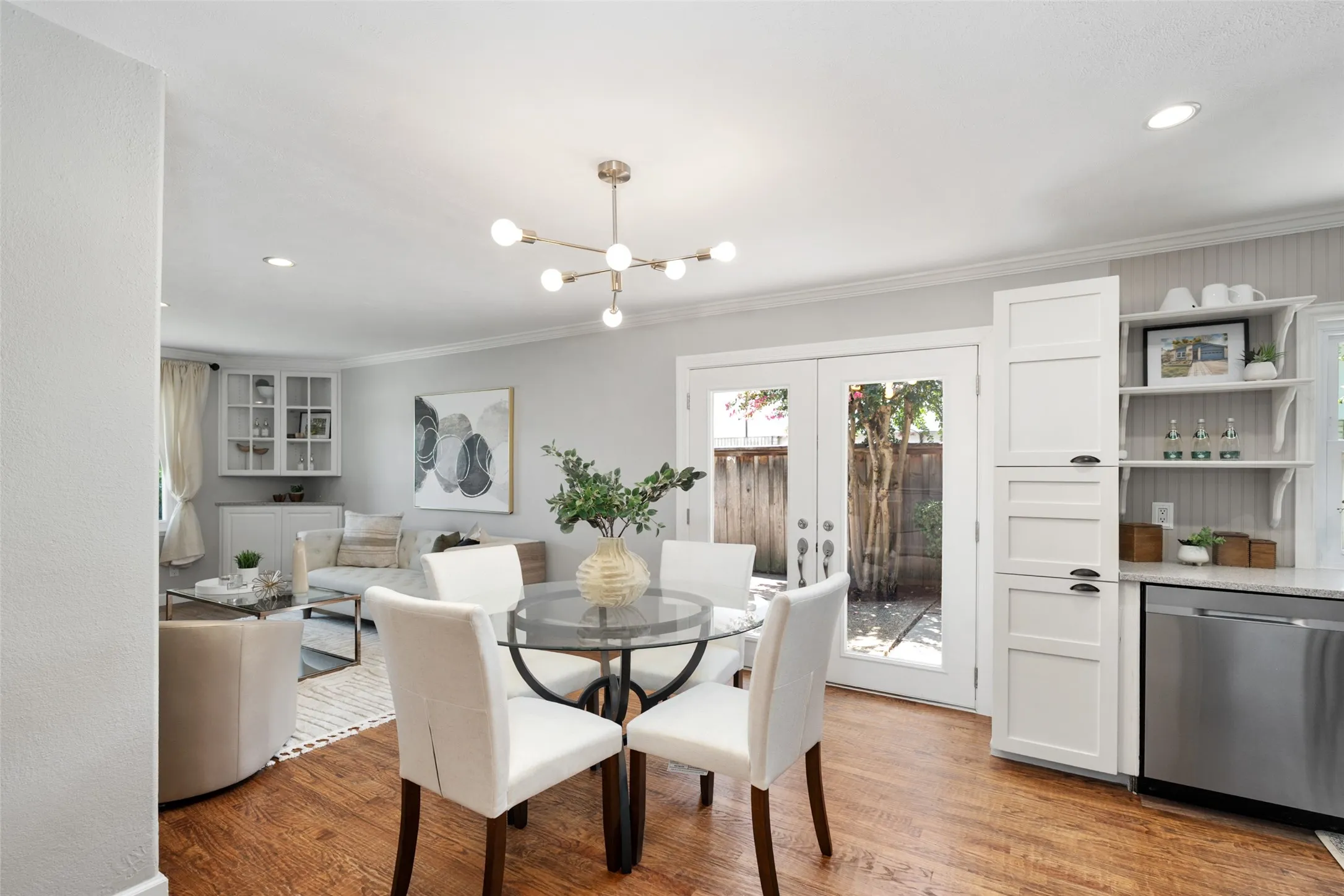 Single Family Residence For Rent in Dallas County , 1637 Dell Oak Drive, Garland, Texas 75040, 3 Bedroom, 2 Bathroom, 1 Garage spaces, 1,444 Sqft, built in 1974, mls#21384204, Real Estate Agent in Garland, Homes For Rent in Dallas county, Homes For Rent in Garland, Realtor in Garland Texas, Real Estate Brokerage Independent Realty Texas, Luminita Cordes Realtor
