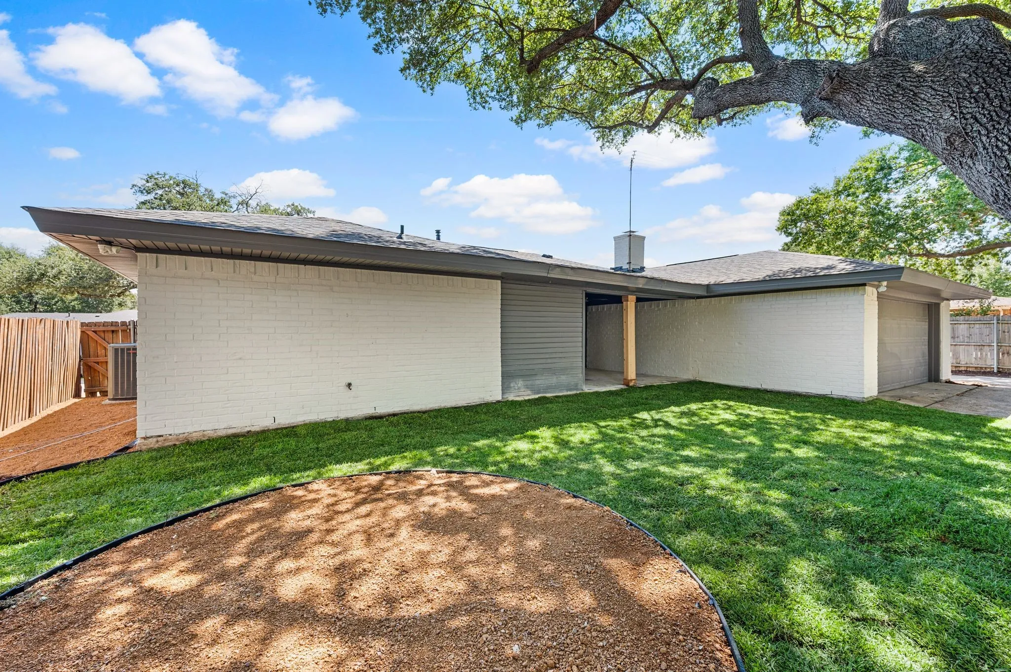 Single Family Residence For Sale in Collin County , 2719 N Cypress Circle, Plano, Texas 75075, 4 Bedroom, 2 Bathroom, 2 Garage spaces, 2,149 Sqft, built in 1971, mls#21384340, Real Estate Agent in Plano, Homes For Sale in Collin county, Homes For Sale in Plano, Realtor in Plano Texas, Real Estate Brokerage Independent Realty Texas, Luminita Cordes Realtor