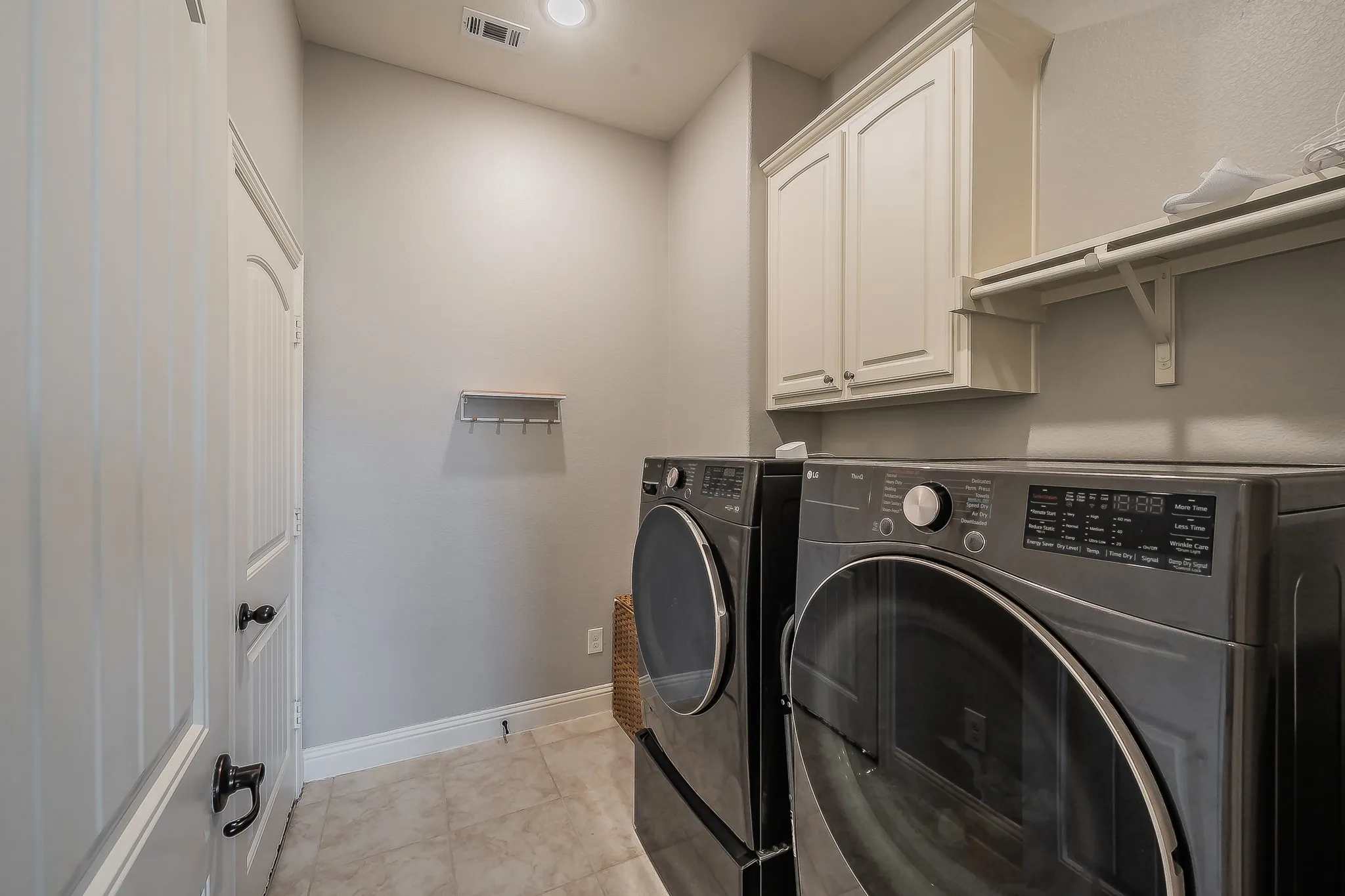 Single Family Residence For Sale in Collin County , 10700 Marble Falls Place, Mc Kinney, Texas 75071, 4 Bedroom, 4 Bathroom, 3 Garage spaces, 3,046 Sqft, built in 2017, mls#21384514, Real Estate Agent in Mc Kinney, Homes For Sale in Collin county, Homes For Sale in Mc Kinney, Realtor in Mc Kinney Texas, Real Estate Brokerage Independent Realty Texas, Luminita Cordes Realtor