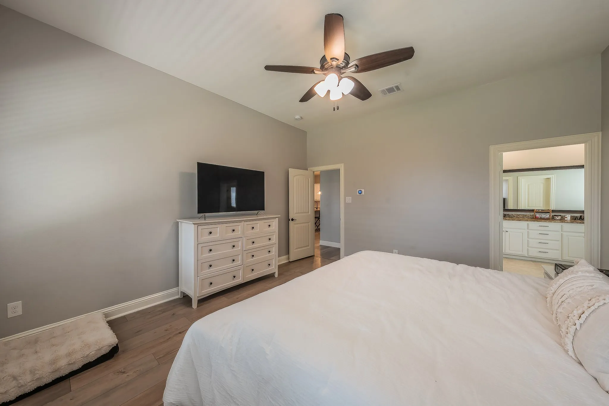 Single Family Residence For Sale in Collin County , 10700 Marble Falls Place, Mc Kinney, Texas 75071, 4 Bedroom, 4 Bathroom, 3 Garage spaces, 3,046 Sqft, built in 2017, mls#21384514, Real Estate Agent in Mc Kinney, Homes For Sale in Collin county, Homes For Sale in Mc Kinney, Realtor in Mc Kinney Texas, Real Estate Brokerage Independent Realty Texas, Luminita Cordes Realtor