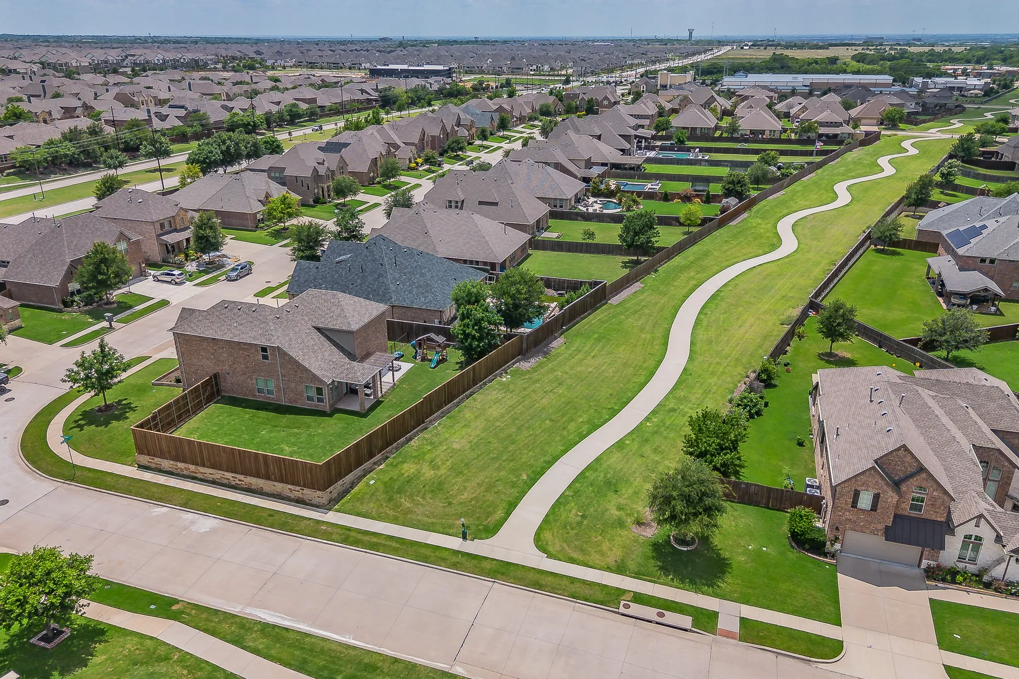 Single Family Residence For Sale in Collin County , 10700 Marble Falls Place, Mc Kinney, Texas 75071, 4 Bedroom, 4 Bathroom, 3 Garage spaces, 3,046 Sqft, built in 2017, mls#21384514, Real Estate Agent in Mc Kinney, Homes For Sale in Collin county, Homes For Sale in Mc Kinney, Realtor in Mc Kinney Texas, Real Estate Brokerage Independent Realty Texas, Luminita Cordes Realtor
