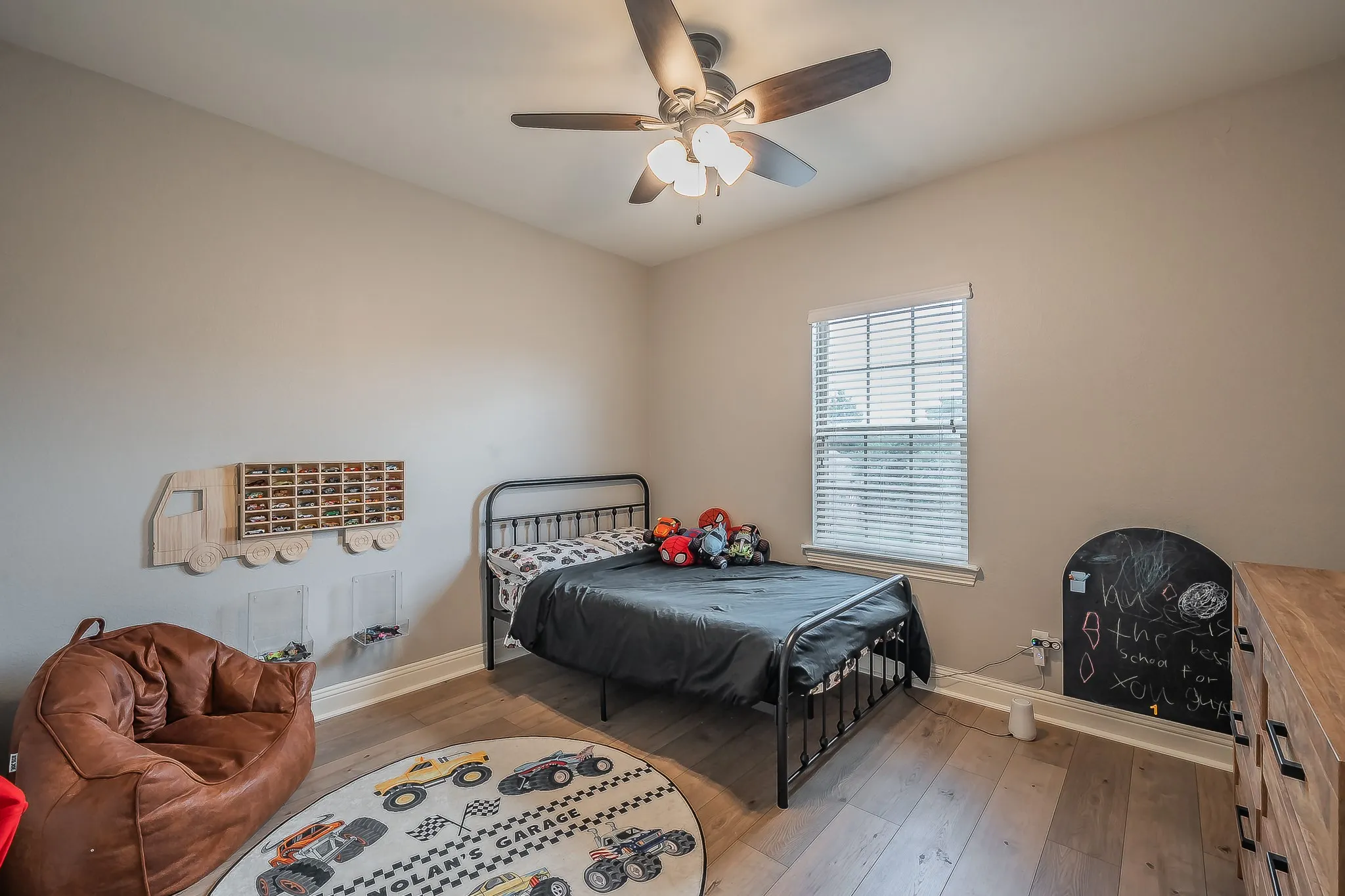 Upstairs guest bedroom  3