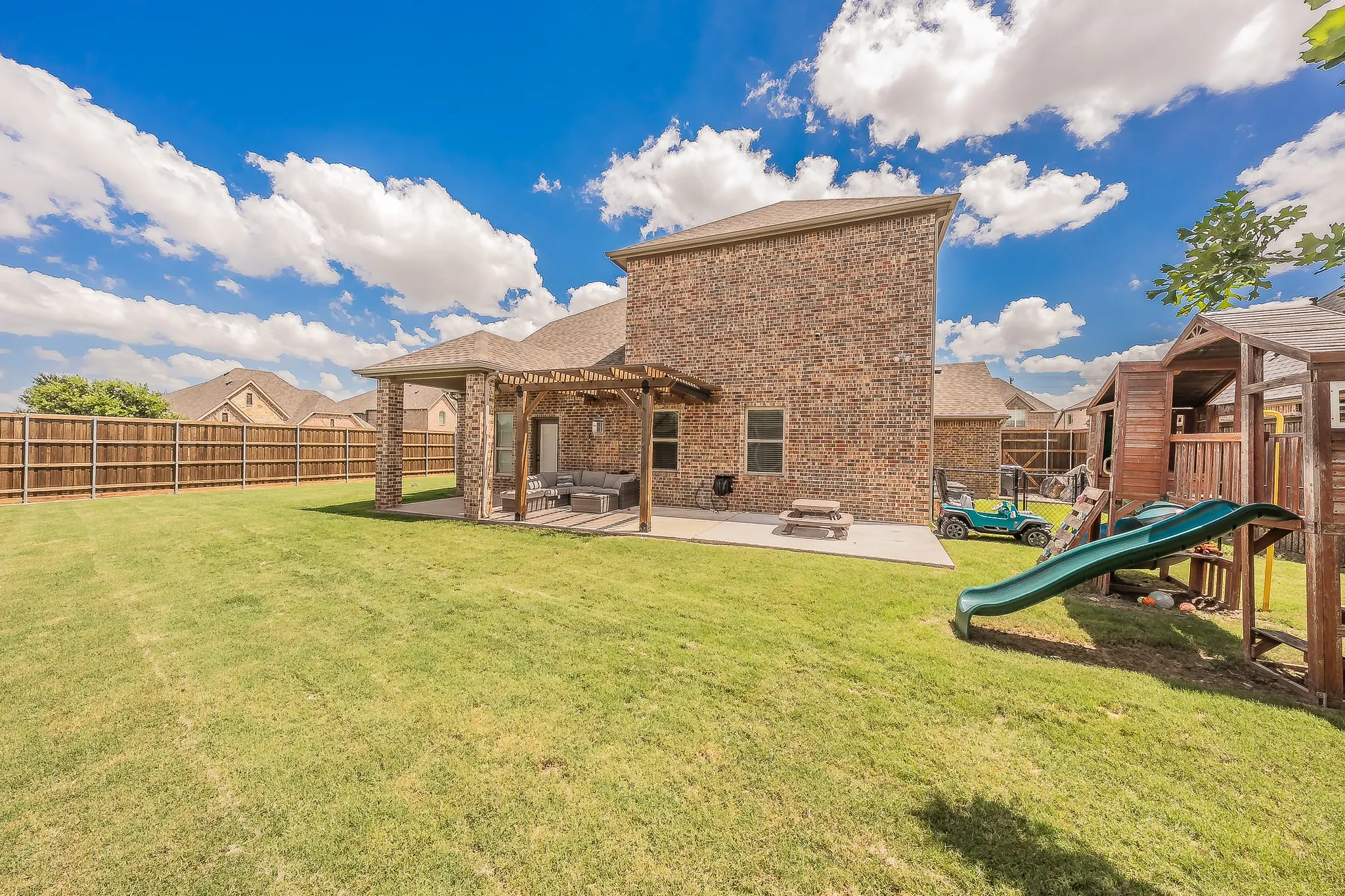 Single Family Residence For Sale in Collin County , 10700 Marble Falls Place, Mc Kinney, Texas 75071, 4 Bedroom, 4 Bathroom, 3 Garage spaces, 3,046 Sqft, built in 2017, mls#21384514, Real Estate Agent in Mc Kinney, Homes For Sale in Collin county, Homes For Sale in Mc Kinney, Realtor in Mc Kinney Texas, Real Estate Brokerage Independent Realty Texas, Luminita Cordes Realtor