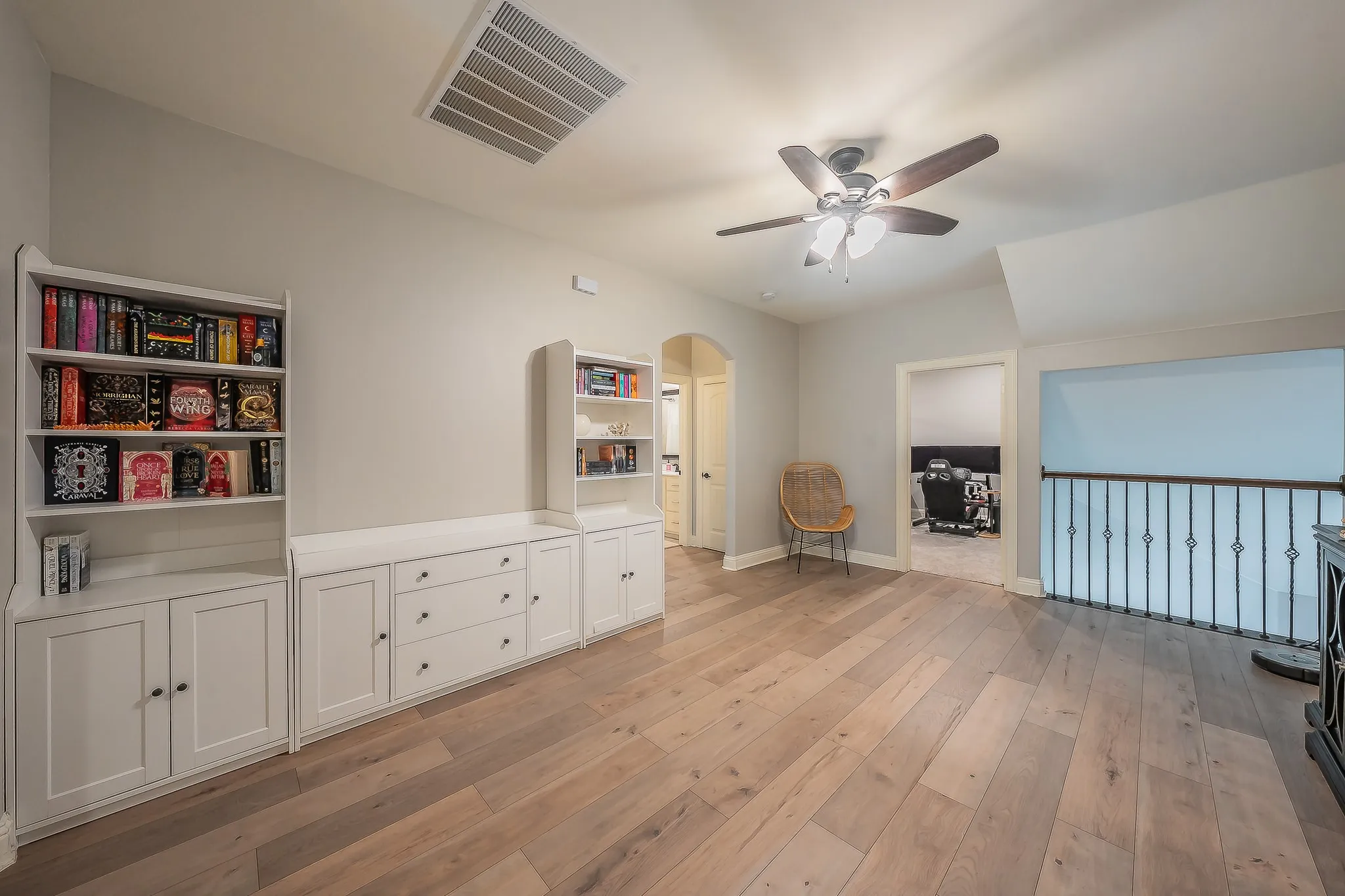 Single Family Residence For Sale in Collin County , 10700 Marble Falls Place, Mc Kinney, Texas 75071, 4 Bedroom, 4 Bathroom, 3 Garage spaces, 3,046 Sqft, built in 2017, mls#21384514, Real Estate Agent in Mc Kinney, Homes For Sale in Collin county, Homes For Sale in Mc Kinney, Realtor in Mc Kinney Texas, Real Estate Brokerage Independent Realty Texas, Luminita Cordes Realtor