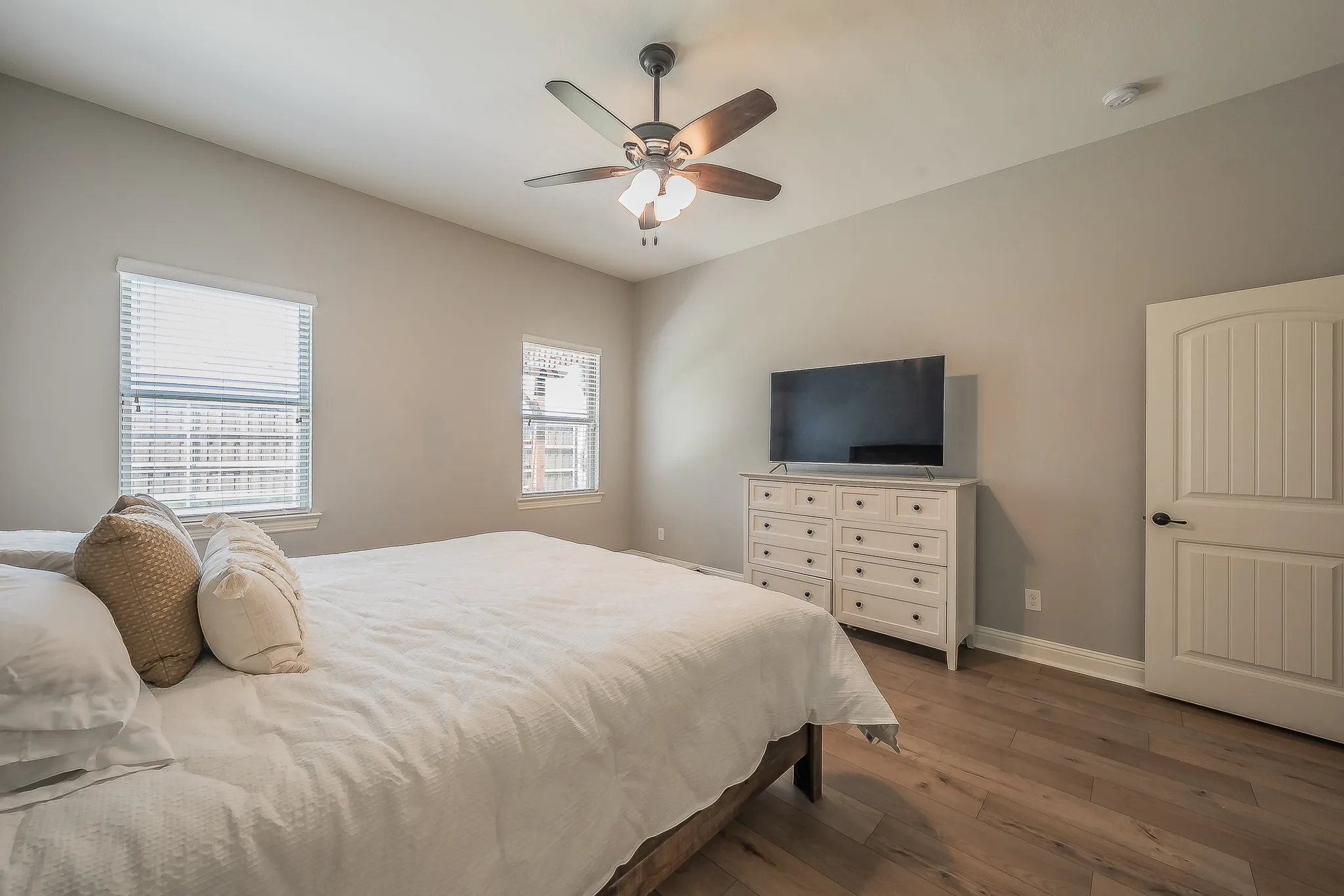 Single Family Residence For Sale in Collin County , 10700 Marble Falls Place, Mc Kinney, Texas 75071, 4 Bedroom, 4 Bathroom, 3 Garage spaces, 3,046 Sqft, built in 2017, mls#21384514, Real Estate Agent in Mc Kinney, Homes For Sale in Collin county, Homes For Sale in Mc Kinney, Realtor in Mc Kinney Texas, Real Estate Brokerage Independent Realty Texas, Luminita Cordes Realtor