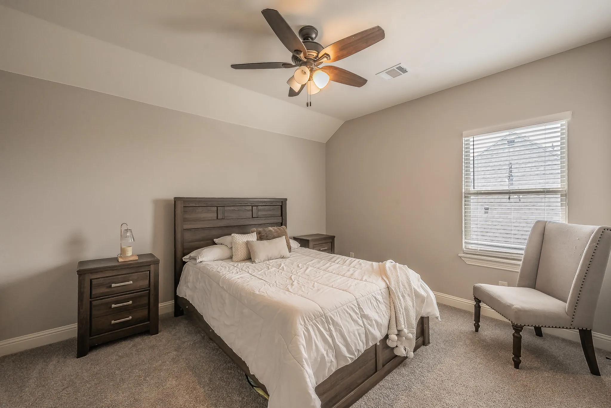 Upstairs guest bedroom