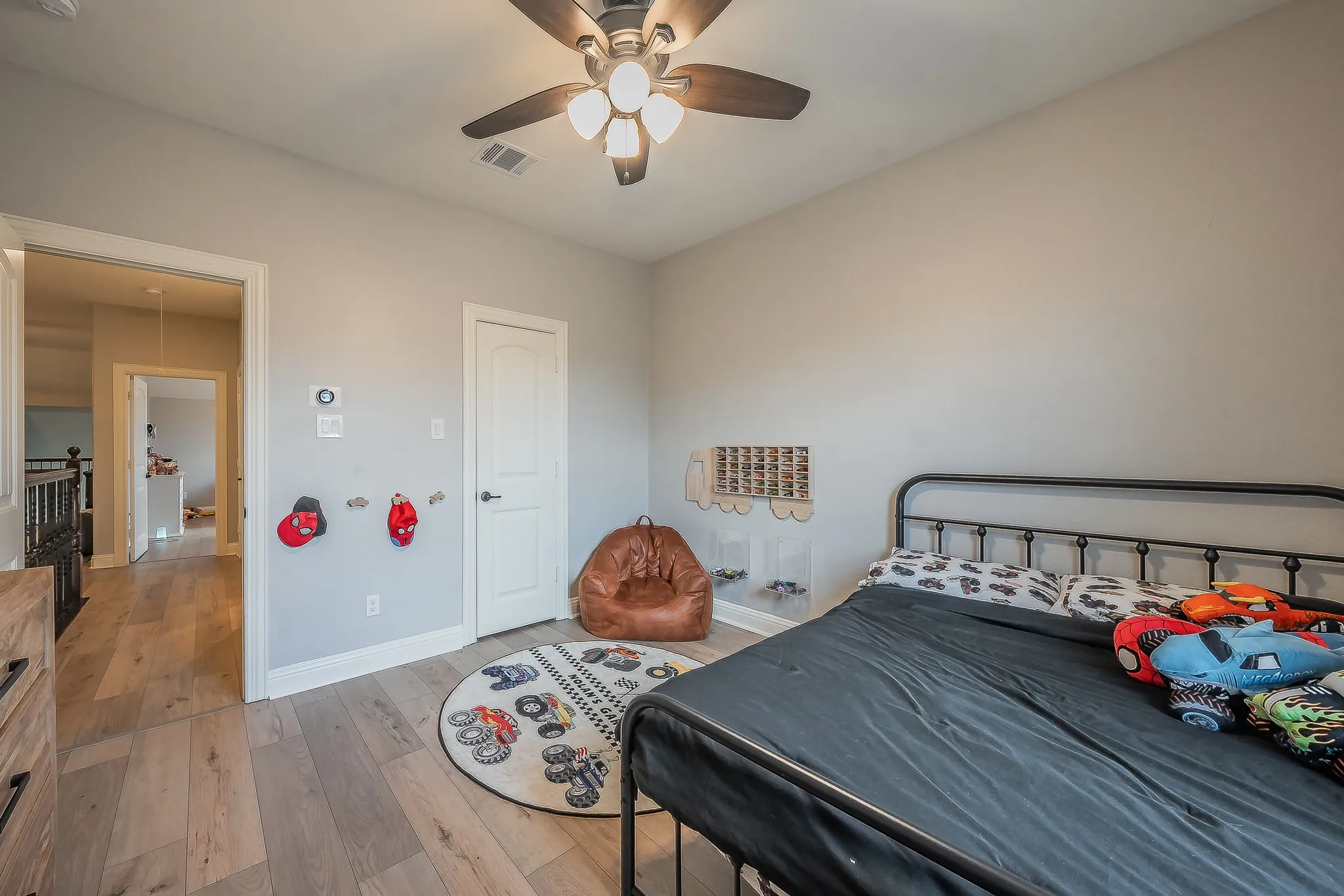 Upstairs guest bedroom  3