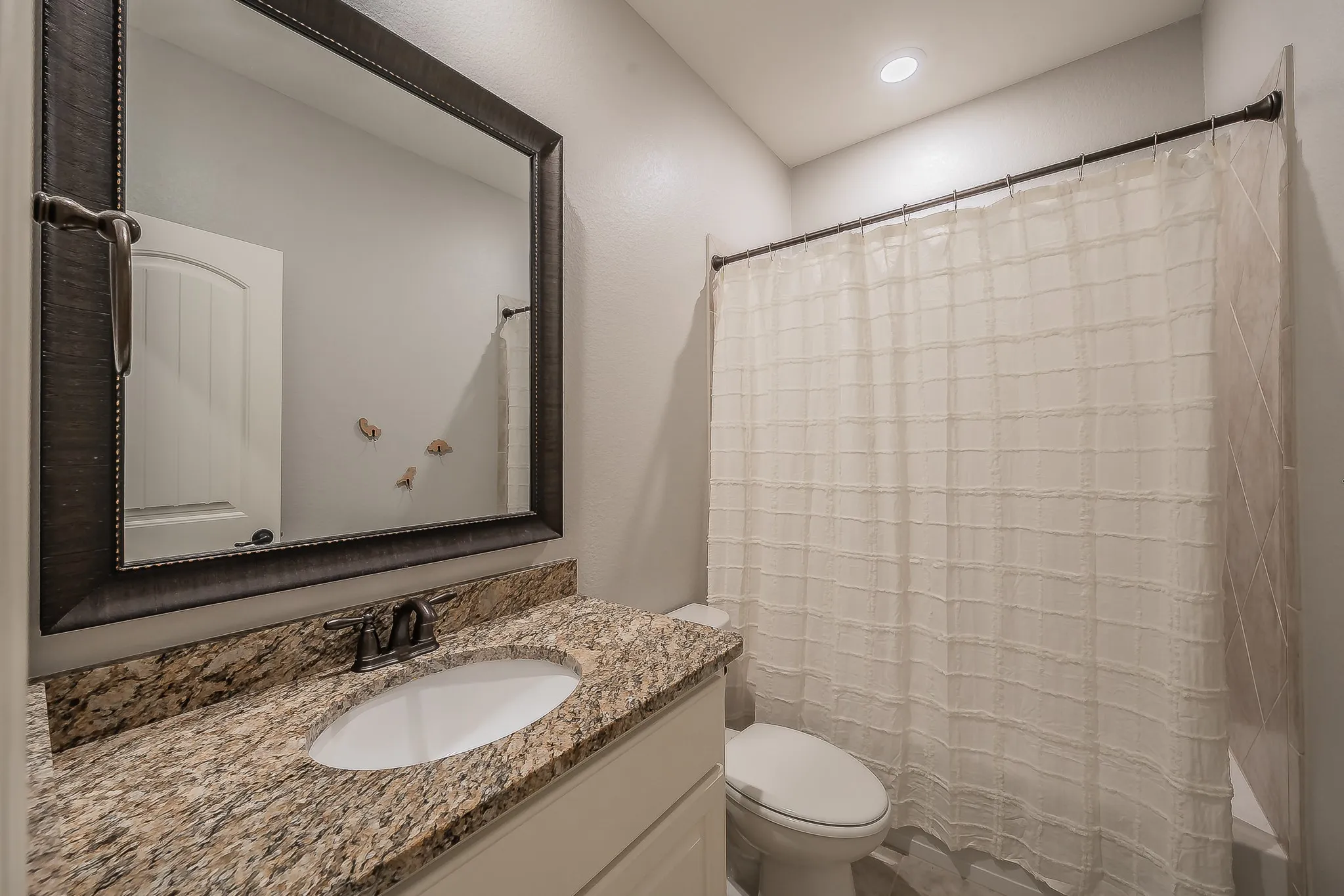 Single Family Residence For Sale in Collin County , 10700 Marble Falls Place, Mc Kinney, Texas 75071, 4 Bedroom, 4 Bathroom, 3 Garage spaces, 3,046 Sqft, built in 2017, mls#21384514, Real Estate Agent in Mc Kinney, Homes For Sale in Collin county, Homes For Sale in Mc Kinney, Realtor in Mc Kinney Texas, Real Estate Brokerage Independent Realty Texas, Luminita Cordes Realtor