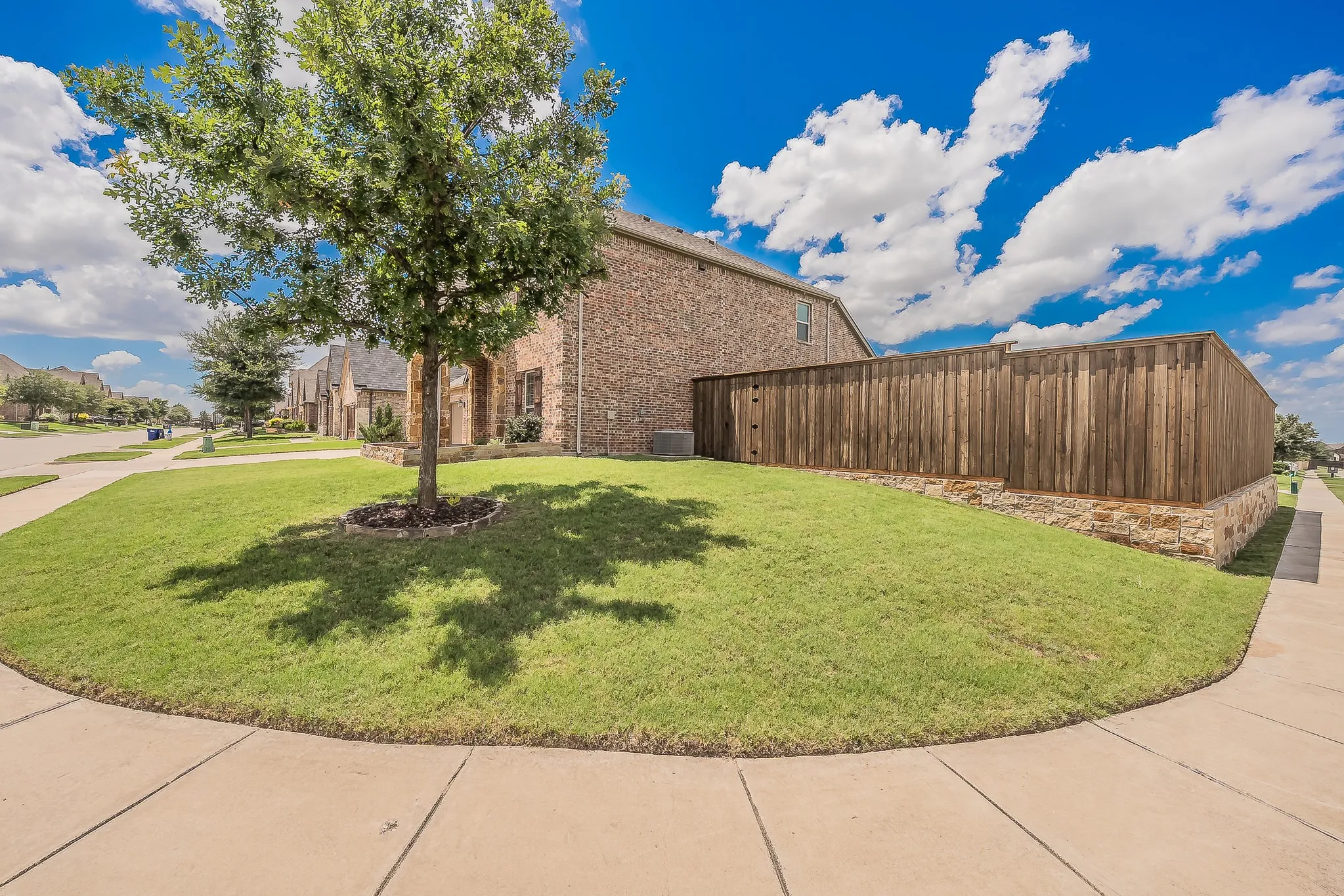Single Family Residence For Sale in Collin County , 10700 Marble Falls Place, Mc Kinney, Texas 75071, 4 Bedroom, 4 Bathroom, 3 Garage spaces, 3,046 Sqft, built in 2017, mls#21384514, Real Estate Agent in Mc Kinney, Homes For Sale in Collin county, Homes For Sale in Mc Kinney, Realtor in Mc Kinney Texas, Real Estate Brokerage Independent Realty Texas, Luminita Cordes Realtor
