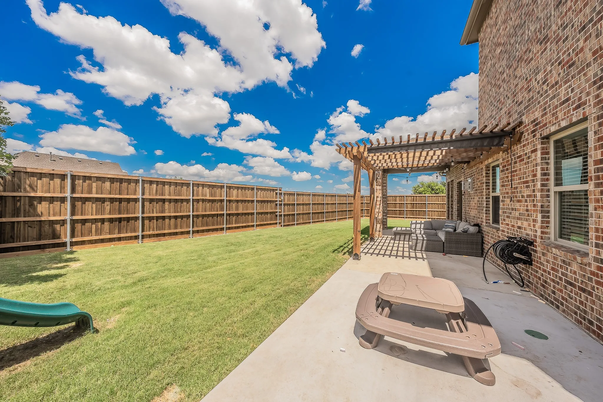 Single Family Residence For Sale in Collin County , 10700 Marble Falls Place, Mc Kinney, Texas 75071, 4 Bedroom, 4 Bathroom, 3 Garage spaces, 3,046 Sqft, built in 2017, mls#21384514, Real Estate Agent in Mc Kinney, Homes For Sale in Collin county, Homes For Sale in Mc Kinney, Realtor in Mc Kinney Texas, Real Estate Brokerage Independent Realty Texas, Luminita Cordes Realtor