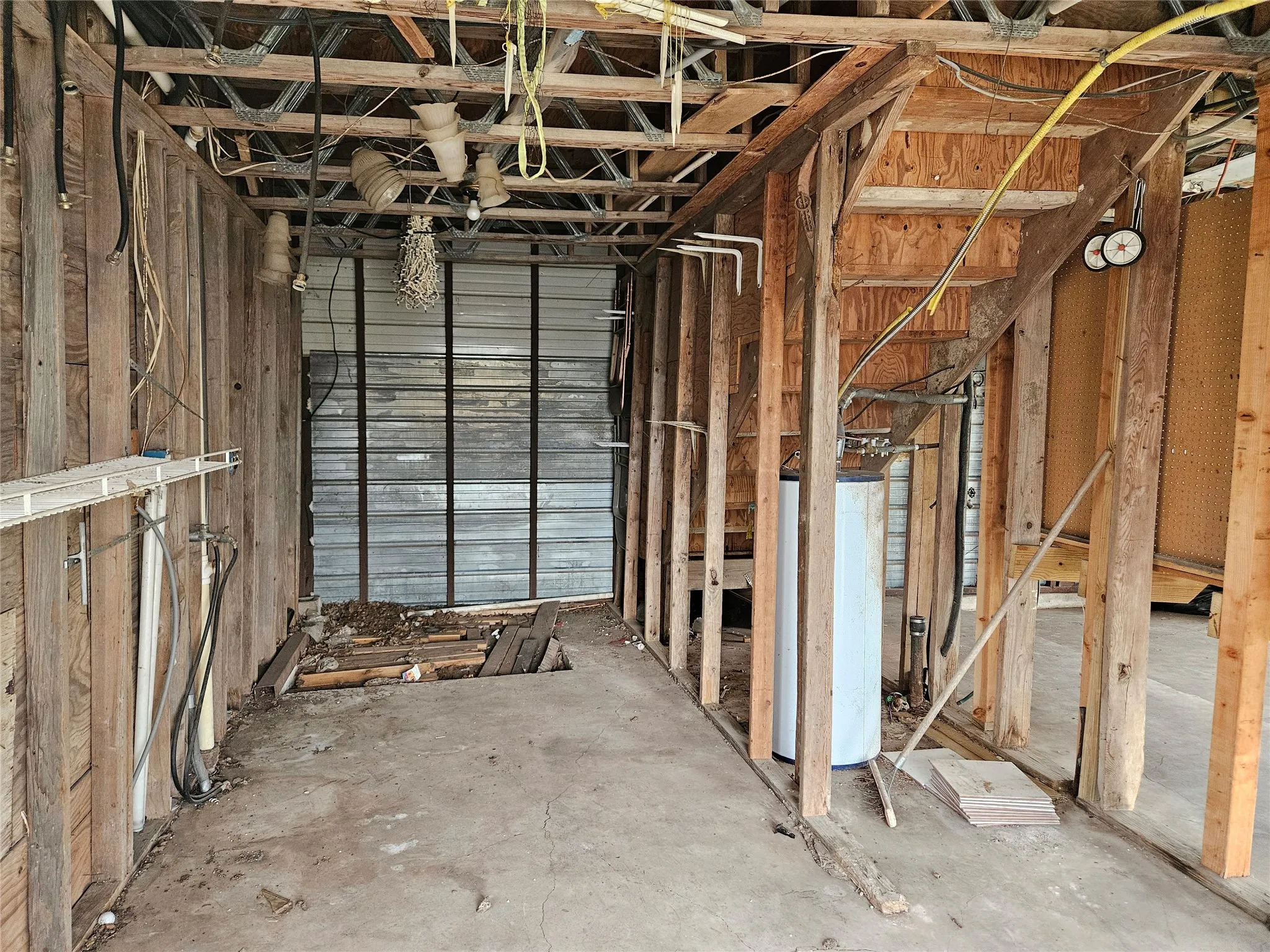 Miscellaneous room with water heater