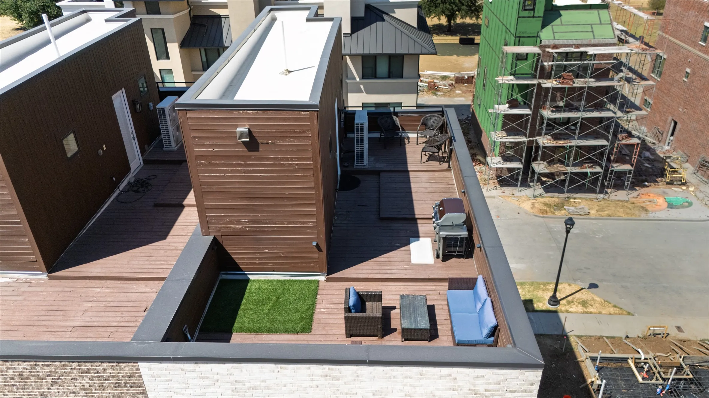 Townhouse For Sale in Tarrant County , 449 S Rayner Street, Fort Worth, Texas 76111, 3 Bedroom, 4 Bathroom, 2 Garage spaces, 1,823 Sqft, built in 2021, mls#21384196, Real Estate Agent in Fort Worth, Homes For Sale in Tarrant county, Homes For Sale in Fort Worth, Realtor in Fort Worth Texas, Real Estate Brokerage Independent Realty Texas, Luminita Cordes Realtor