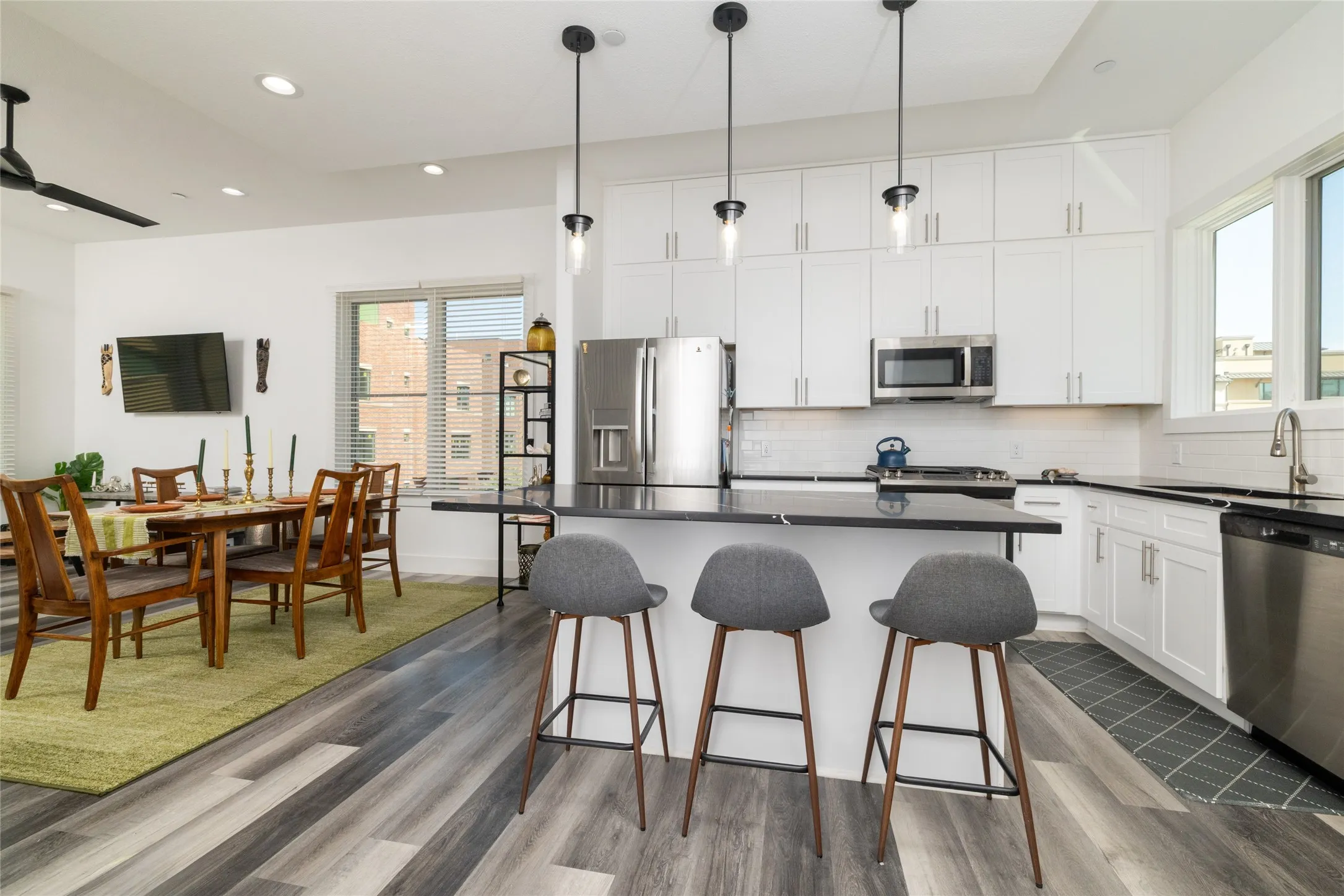 Townhouse For Sale in Tarrant County , 449 S Rayner Street, Fort Worth, Texas 76111, 3 Bedroom, 4 Bathroom, 2 Garage spaces, 1,823 Sqft, built in 2021, mls#21384196, Real Estate Agent in Fort Worth, Homes For Sale in Tarrant county, Homes For Sale in Fort Worth, Realtor in Fort Worth Texas, Real Estate Brokerage Independent Realty Texas, Luminita Cordes Realtor