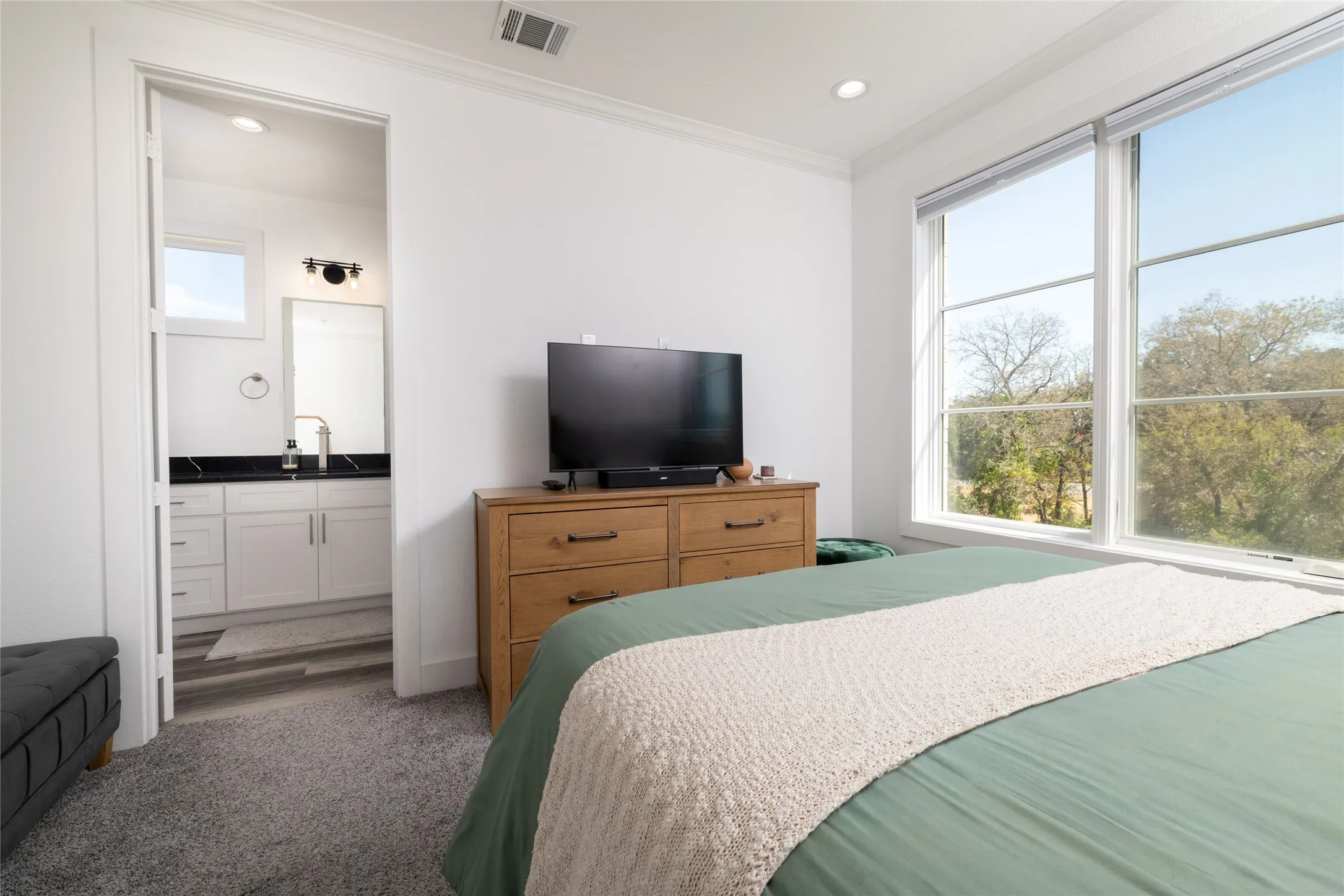 Townhouse For Sale in Tarrant County , 449 S Rayner Street, Fort Worth, Texas 76111, 3 Bedroom, 4 Bathroom, 2 Garage spaces, 1,823 Sqft, built in 2021, mls#21384196, Real Estate Agent in Fort Worth, Homes For Sale in Tarrant county, Homes For Sale in Fort Worth, Realtor in Fort Worth Texas, Real Estate Brokerage Independent Realty Texas, Luminita Cordes Realtor