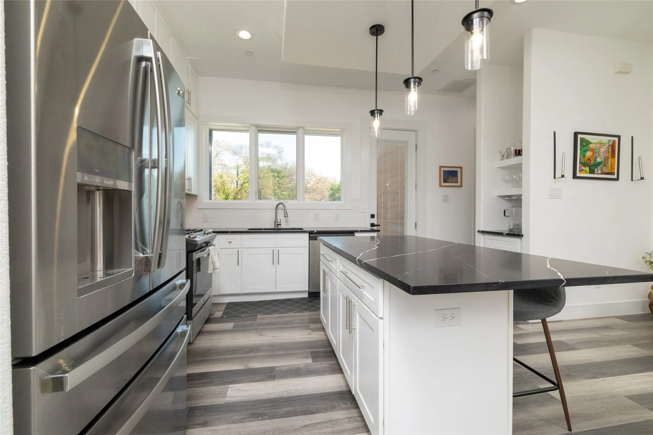 Townhouse For Sale in Tarrant County , 449 S Rayner Street, Fort Worth, Texas 76111, 3 Bedroom, 4 Bathroom, 2 Garage spaces, 1,823 Sqft, built in 2021, mls#21384196, Real Estate Agent in Fort Worth, Homes For Sale in Tarrant county, Homes For Sale in Fort Worth, Realtor in Fort Worth Texas, Real Estate Brokerage Independent Realty Texas, Luminita Cordes Realtor