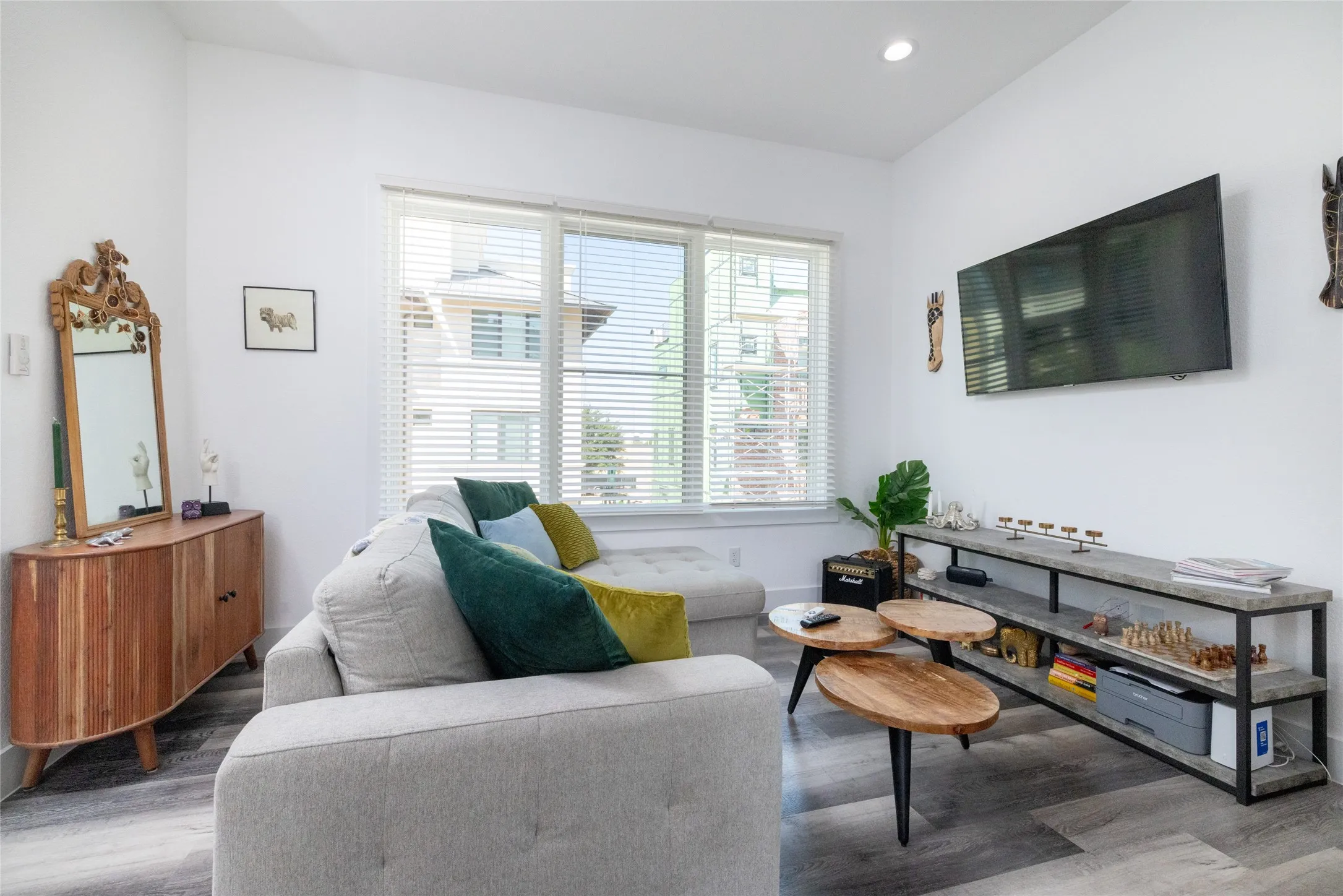 Townhouse For Sale in Tarrant County , 449 S Rayner Street, Fort Worth, Texas 76111, 3 Bedroom, 4 Bathroom, 2 Garage spaces, 1,823 Sqft, built in 2021, mls#21384196, Real Estate Agent in Fort Worth, Homes For Sale in Tarrant county, Homes For Sale in Fort Worth, Realtor in Fort Worth Texas, Real Estate Brokerage Independent Realty Texas, Luminita Cordes Realtor