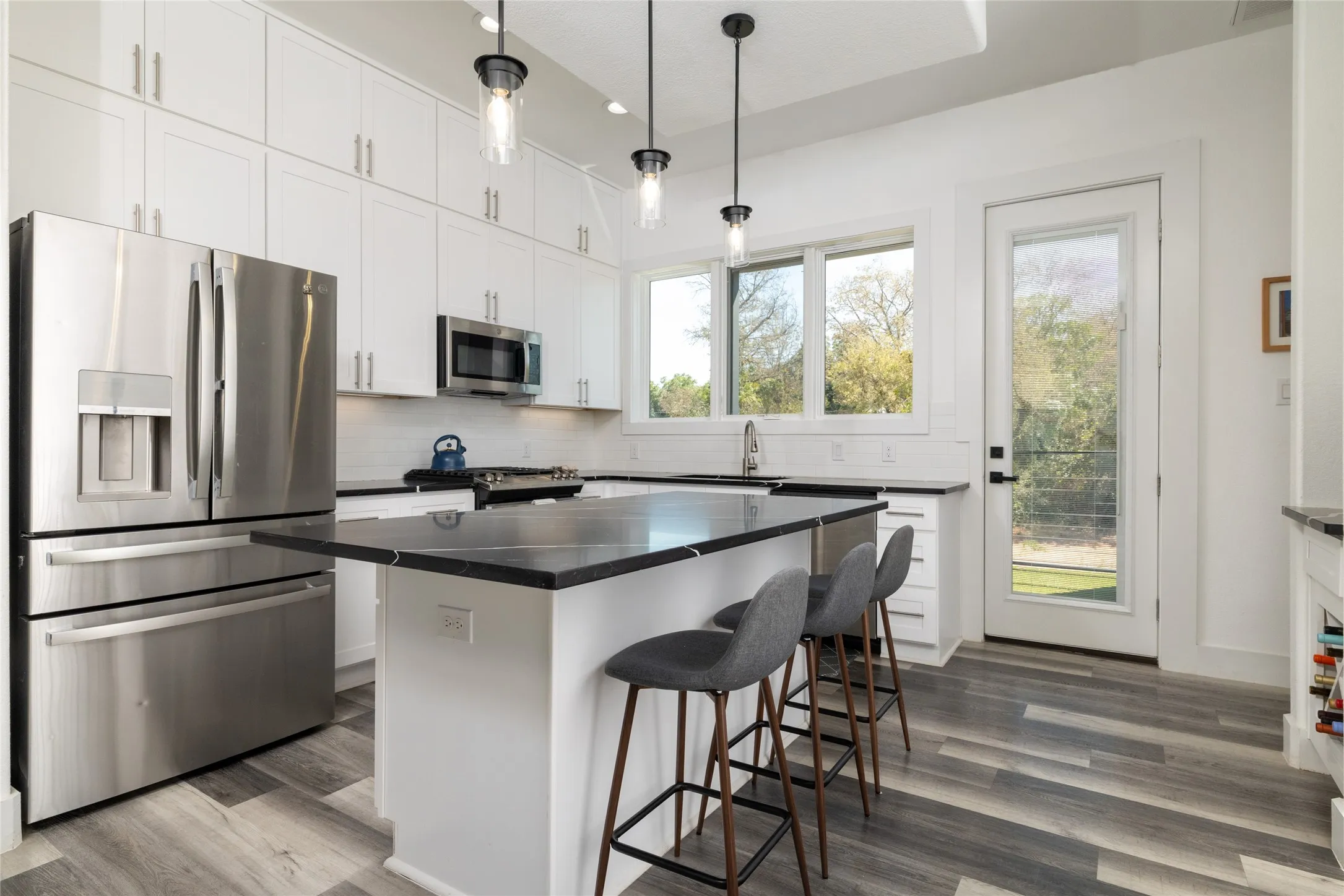 Townhouse For Sale in Tarrant County , 449 S Rayner Street, Fort Worth, Texas 76111, 3 Bedroom, 4 Bathroom, 2 Garage spaces, 1,823 Sqft, built in 2021, mls#21384196, Real Estate Agent in Fort Worth, Homes For Sale in Tarrant county, Homes For Sale in Fort Worth, Realtor in Fort Worth Texas, Real Estate Brokerage Independent Realty Texas, Luminita Cordes Realtor