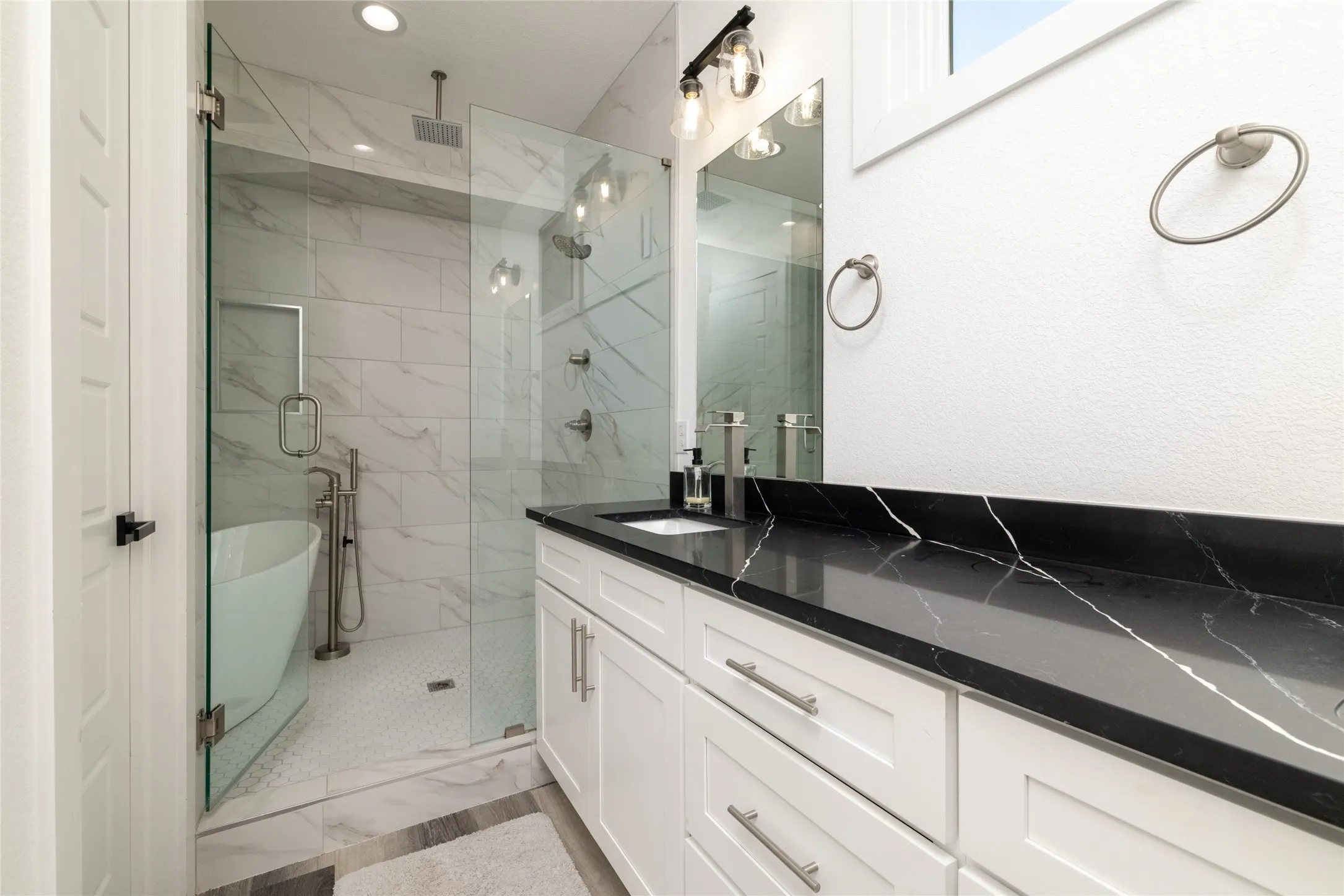 Townhouse For Sale in Tarrant County , 449 S Rayner Street, Fort Worth, Texas 76111, 3 Bedroom, 4 Bathroom, 2 Garage spaces, 1,823 Sqft, built in 2021, mls#21384196, Real Estate Agent in Fort Worth, Homes For Sale in Tarrant county, Homes For Sale in Fort Worth, Realtor in Fort Worth Texas, Real Estate Brokerage Independent Realty Texas, Luminita Cordes Realtor