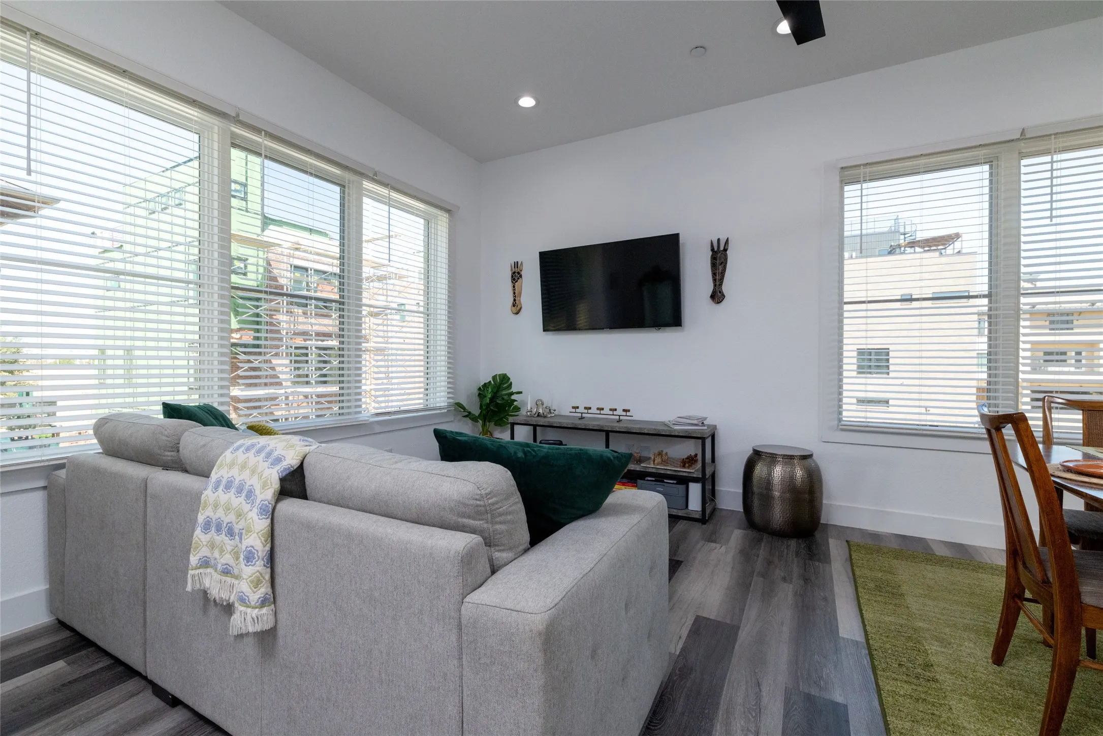 Townhouse For Sale in Tarrant County , 449 S Rayner Street, Fort Worth, Texas 76111, 3 Bedroom, 4 Bathroom, 2 Garage spaces, 1,823 Sqft, built in 2021, mls#21384196, Real Estate Agent in Fort Worth, Homes For Sale in Tarrant county, Homes For Sale in Fort Worth, Realtor in Fort Worth Texas, Real Estate Brokerage Independent Realty Texas, Luminita Cordes Realtor