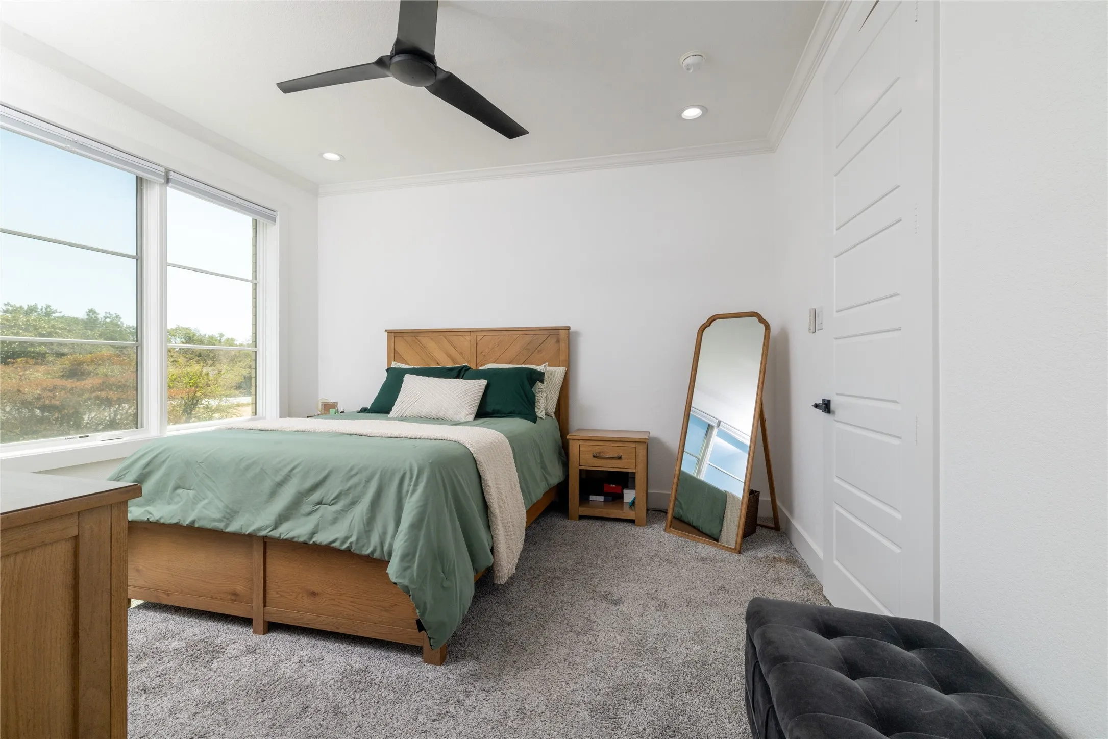Townhouse For Sale in Tarrant County , 449 S Rayner Street, Fort Worth, Texas 76111, 3 Bedroom, 4 Bathroom, 2 Garage spaces, 1,823 Sqft, built in 2021, mls#21384196, Real Estate Agent in Fort Worth, Homes For Sale in Tarrant county, Homes For Sale in Fort Worth, Realtor in Fort Worth Texas, Real Estate Brokerage Independent Realty Texas, Luminita Cordes Realtor