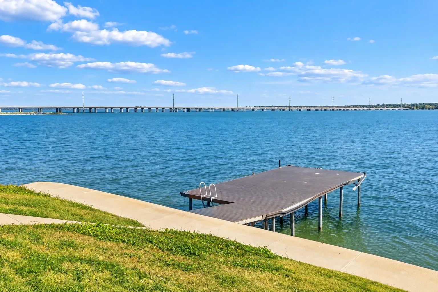 Single Family Residence For Sale in Rockwall County , 6218 Lincolnshire Lane, Rowlett, Texas 75087, 6 Bedroom, 4 Bathroom, 2 Garage spaces, 4,317 Sqft, built in 1996, mls#21383494, Real Estate Agent in Rowlett, Homes For Sale in Rockwall county, Homes For Sale in Rowlett, Realtor in Rowlett Texas, Real Estate Brokerage Independent Realty Texas, Luminita Cordes Realtor