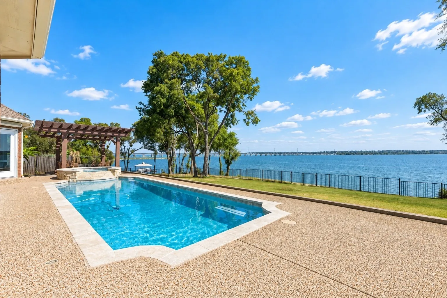 Single Family Residence For Sale in Rockwall County , 6218 Lincolnshire Lane, Rowlett, Texas 75087, 6 Bedroom, 4 Bathroom, 2 Garage spaces, 4,317 Sqft, built in 1996, mls#21383494, Real Estate Agent in Rowlett, Homes For Sale in Rockwall county, Homes For Sale in Rowlett, Realtor in Rowlett Texas, Real Estate Brokerage Independent Realty Texas, Luminita Cordes Realtor