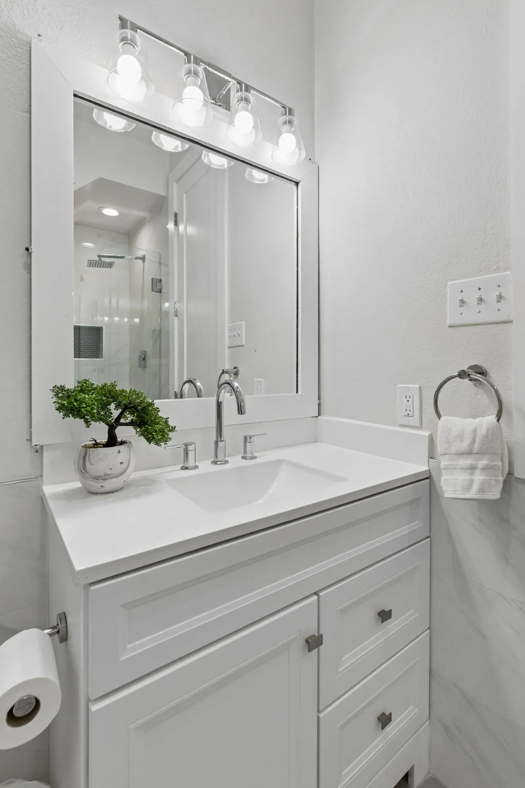 Single Family Residence For Sale in Rockwall County , 6218 Lincolnshire Lane, Rowlett, Texas 75087, 6 Bedroom, 4 Bathroom, 2 Garage spaces, 4,317 Sqft, built in 1996, mls#21383494, Real Estate Agent in Rowlett, Homes For Sale in Rockwall county, Homes For Sale in Rowlett, Realtor in Rowlett Texas, Real Estate Brokerage Independent Realty Texas, Luminita Cordes Realtor