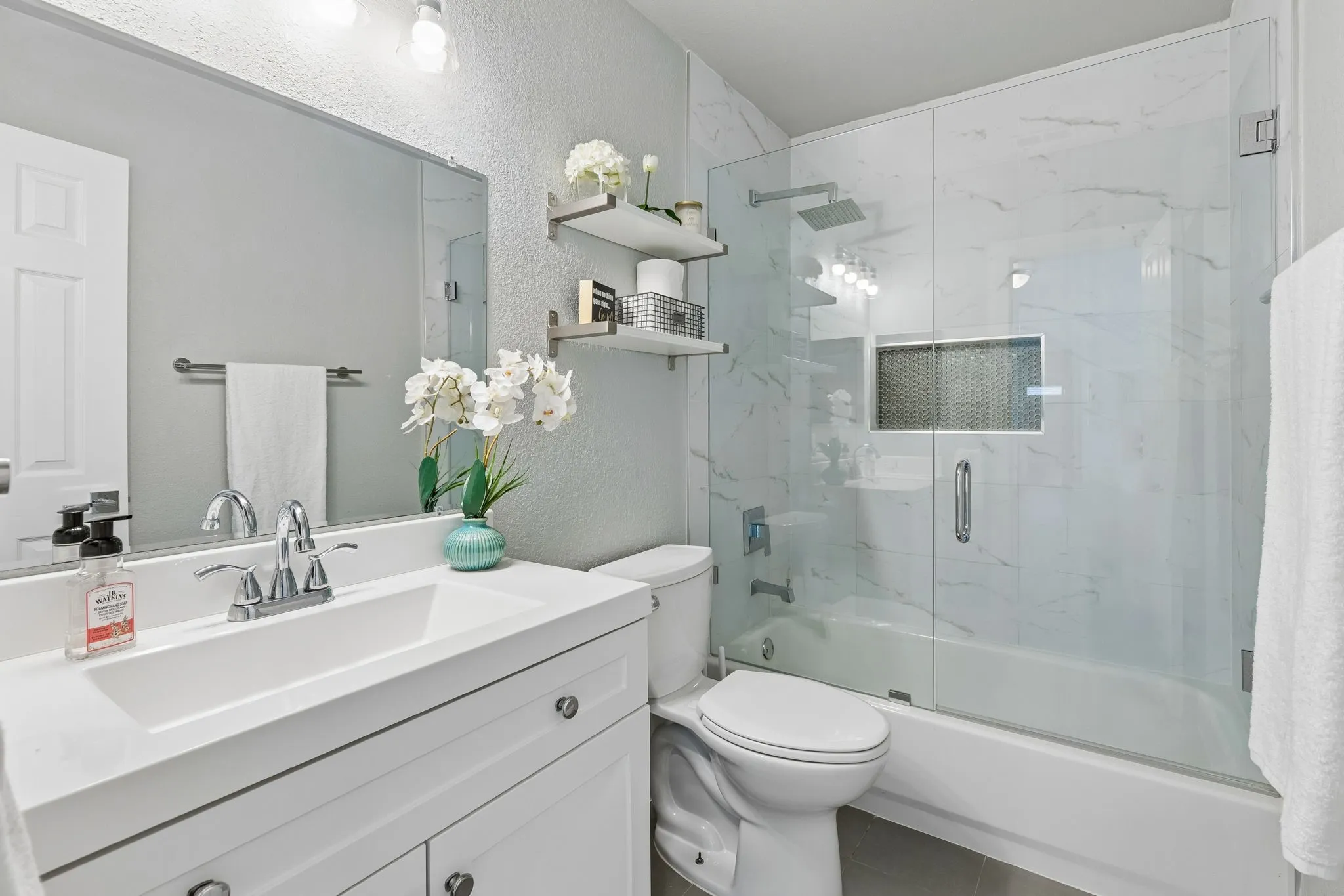 Single Family Residence For Sale in Rockwall County , 6218 Lincolnshire Lane, Rowlett, Texas 75087, 6 Bedroom, 4 Bathroom, 2 Garage spaces, 4,317 Sqft, built in 1996, mls#21383494, Real Estate Agent in Rowlett, Homes For Sale in Rockwall county, Homes For Sale in Rowlett, Realtor in Rowlett Texas, Real Estate Brokerage Independent Realty Texas, Luminita Cordes Realtor
