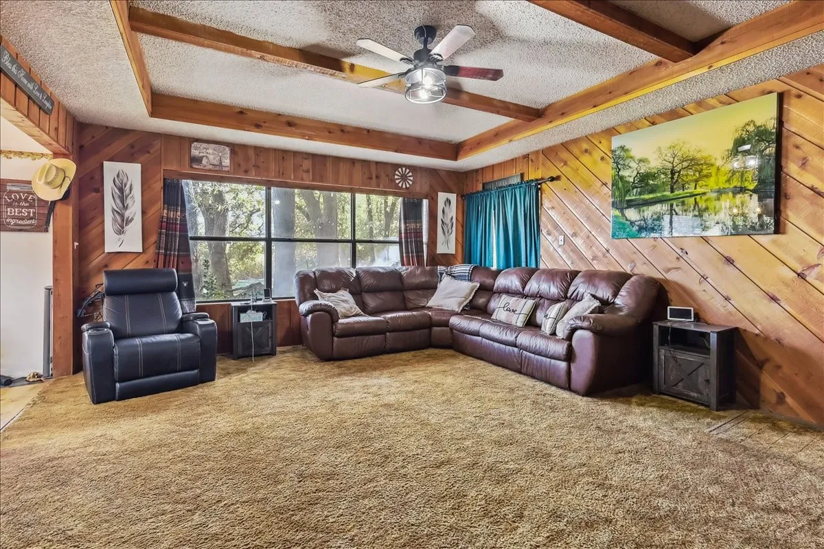 Farm For Sale in Denton County , 8123 Hilltop Road, Argyle, Texas 76226, 3 Bedroom, 2 Bathroom, Garage spaces, 2,014 Sqft, built in 1985, mls#21384537, Real Estate Agent in Argyle, Homes For Sale in Denton county, Homes For Sale in Argyle, Realtor in Argyle Texas, Real Estate Brokerage Independent Realty Texas, Luminita Cordes Realtor