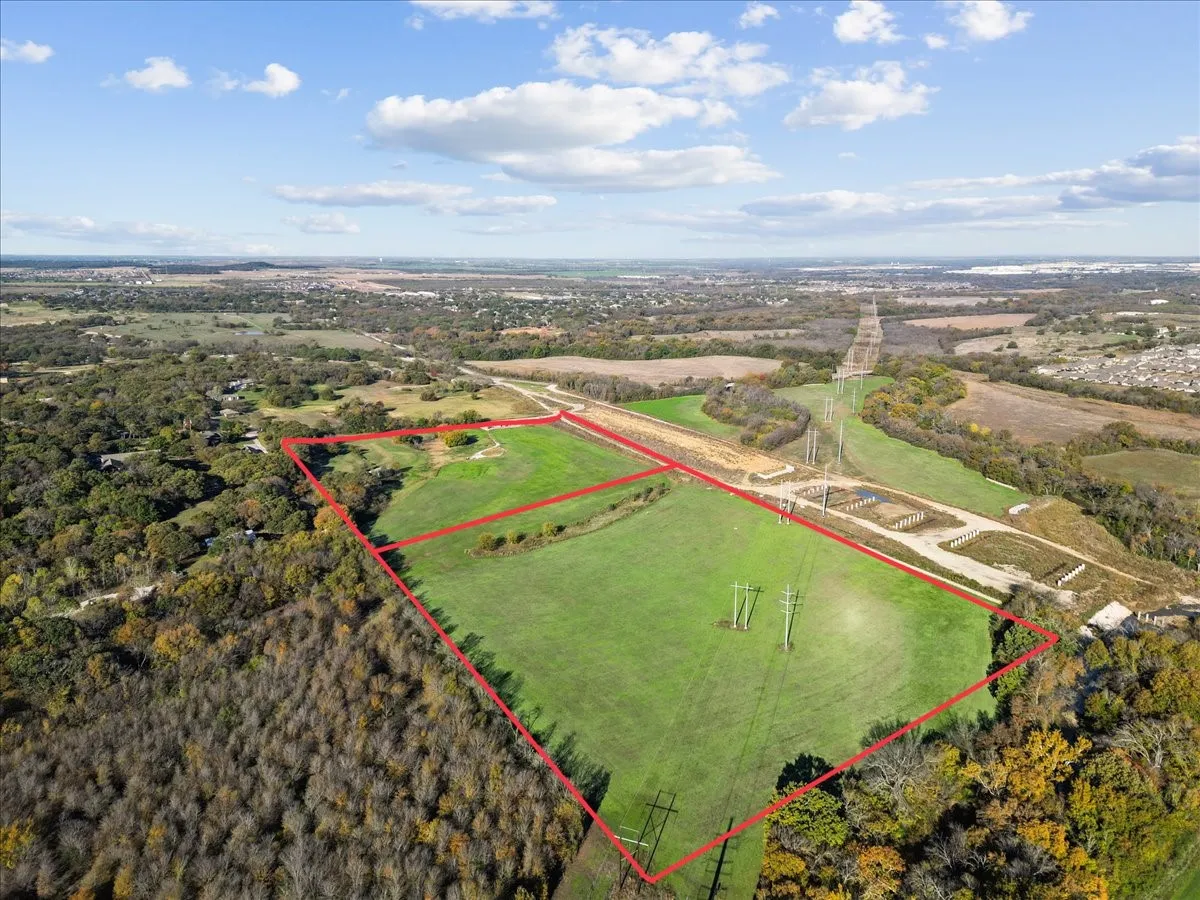 Farm For Sale in Denton County , 8123 Hilltop Road, Argyle, Texas 76226, 3 Bedroom, 2 Bathroom, Garage spaces, 2,014 Sqft, built in 1985, mls#21384537, Real Estate Agent in Argyle, Homes For Sale in Denton county, Homes For Sale in Argyle, Realtor in Argyle Texas, Real Estate Brokerage Independent Realty Texas, Luminita Cordes Realtor